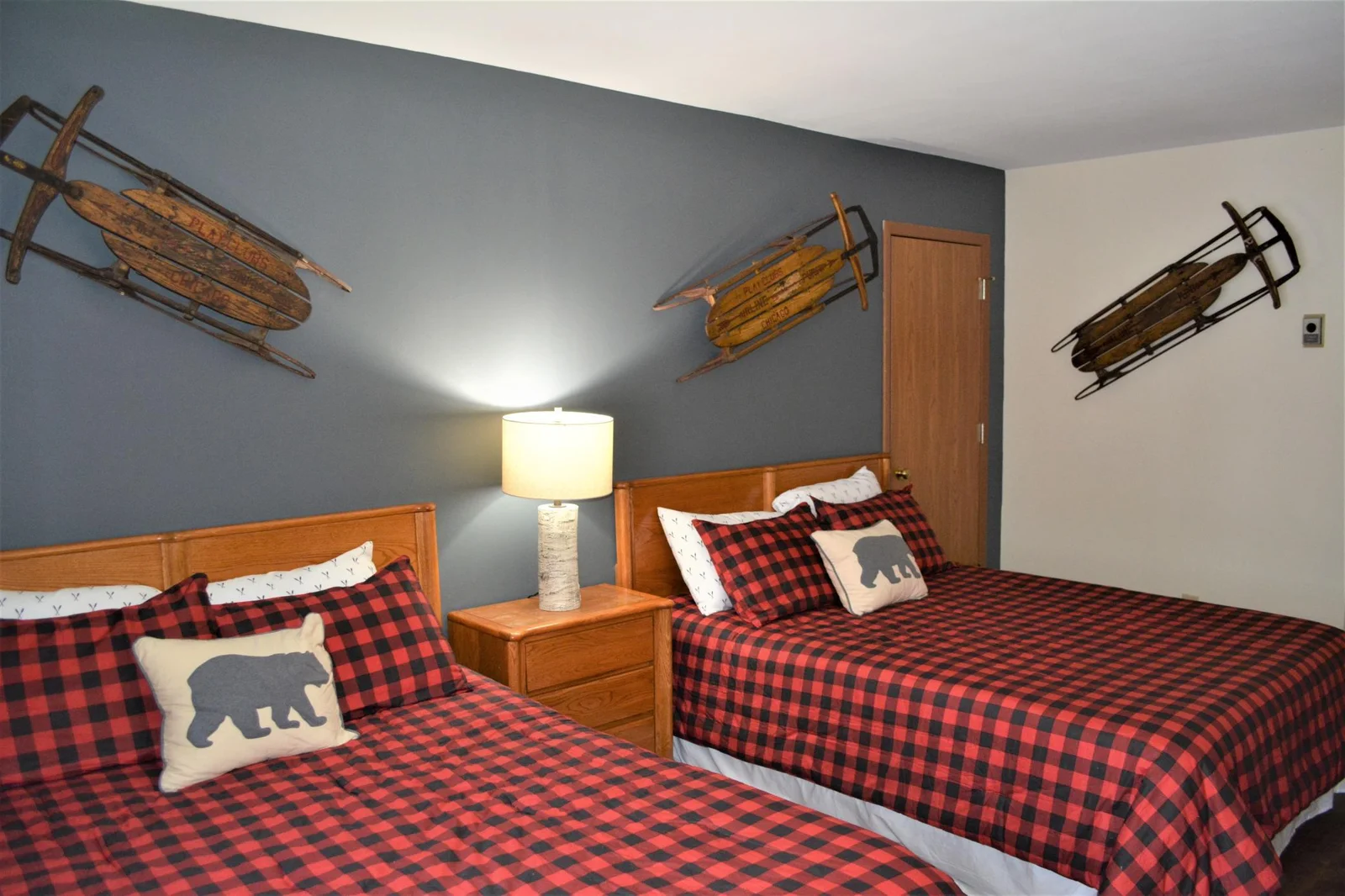 Two queen sized beds