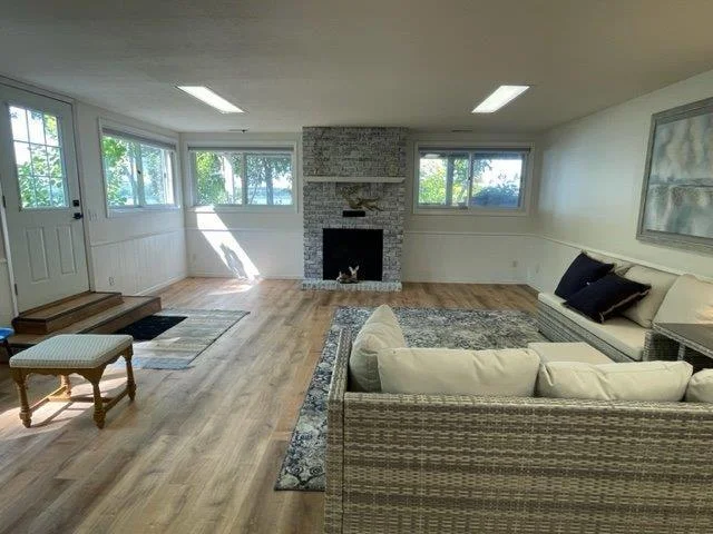 18-Family room in walk out lower level (2).jpg