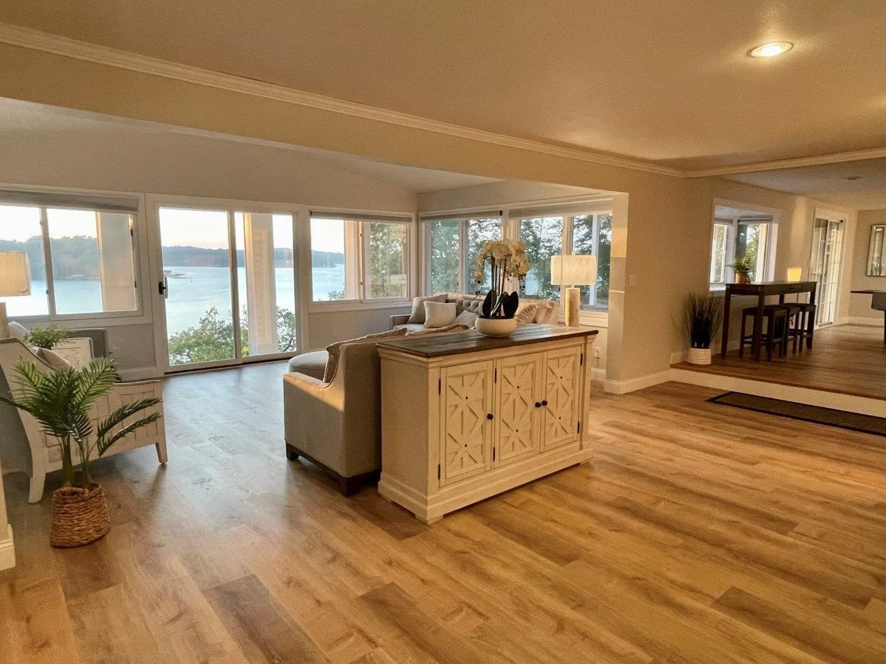 7-Incredible lake views from inside the home  (3).jpg