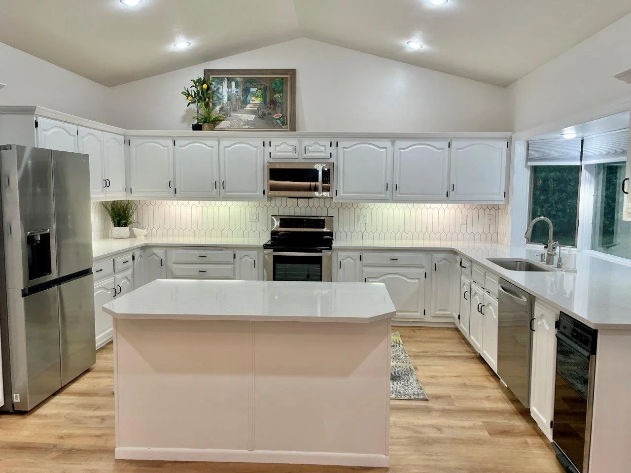 8-Kitchen (2).jpg
