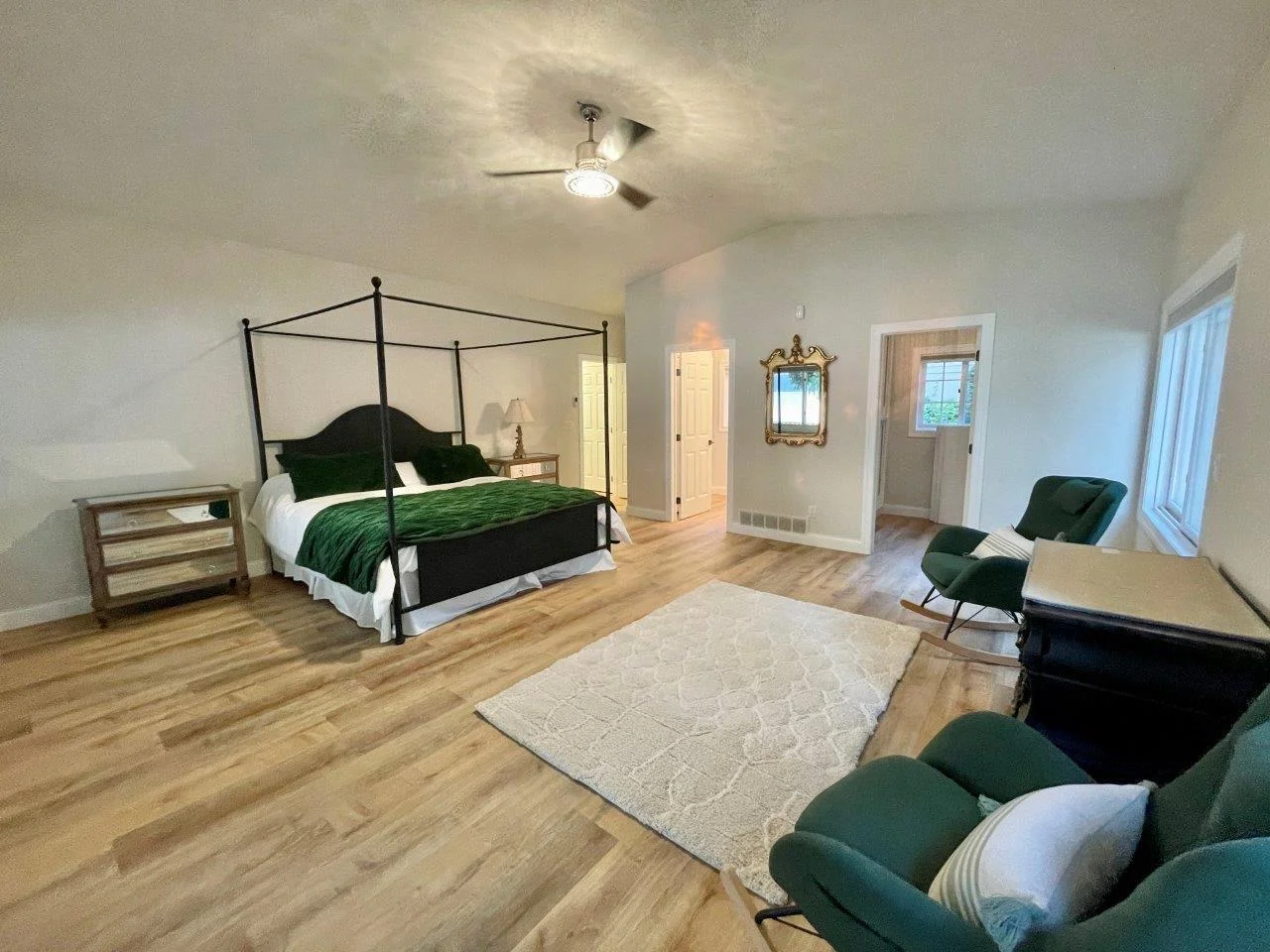14-Bedroom 1 - Primary bedroom (3).jpg