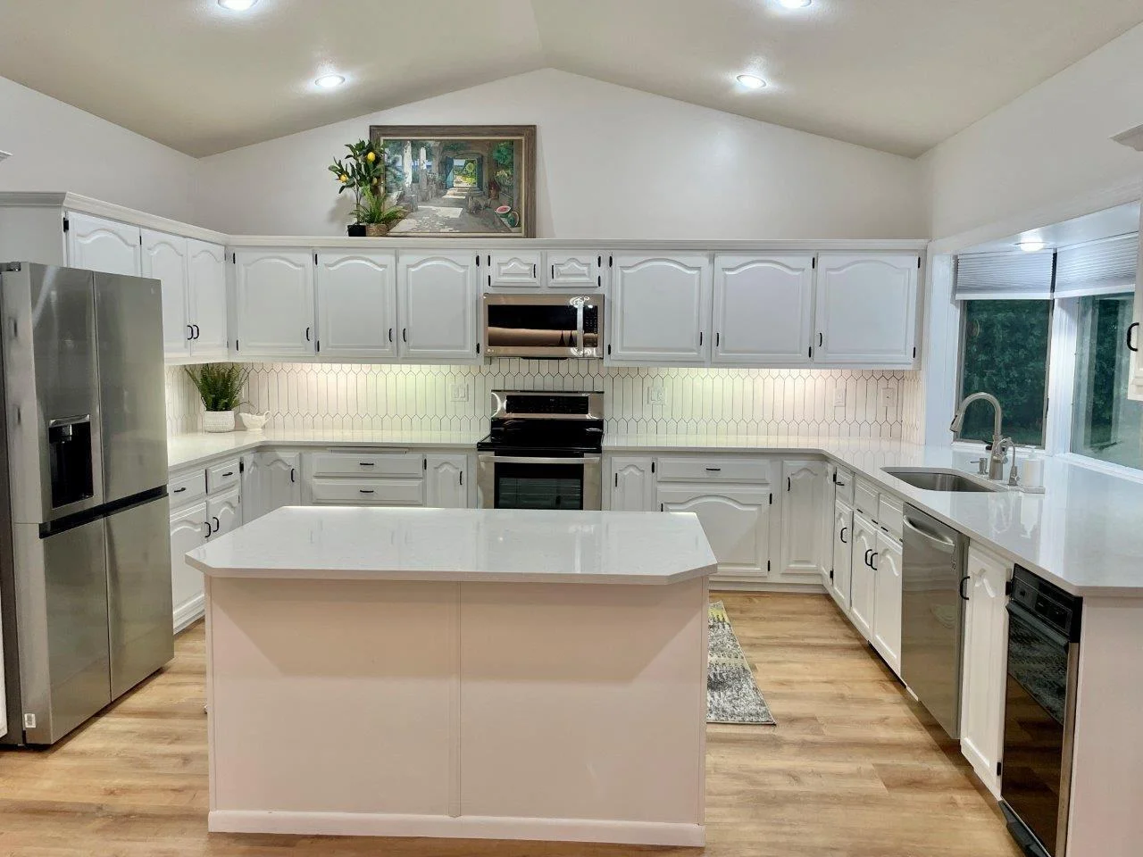 8-Kitchen (2).jpg