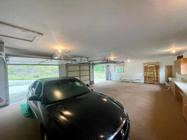 20-Climate controlled 4-car garage (5).jpg