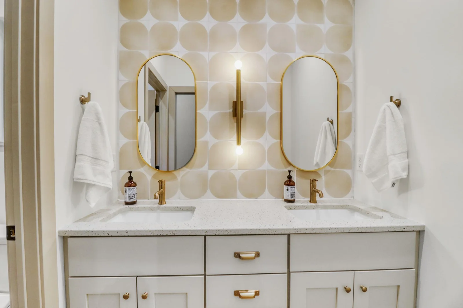 Upstairs Bathroom1_1.JPG