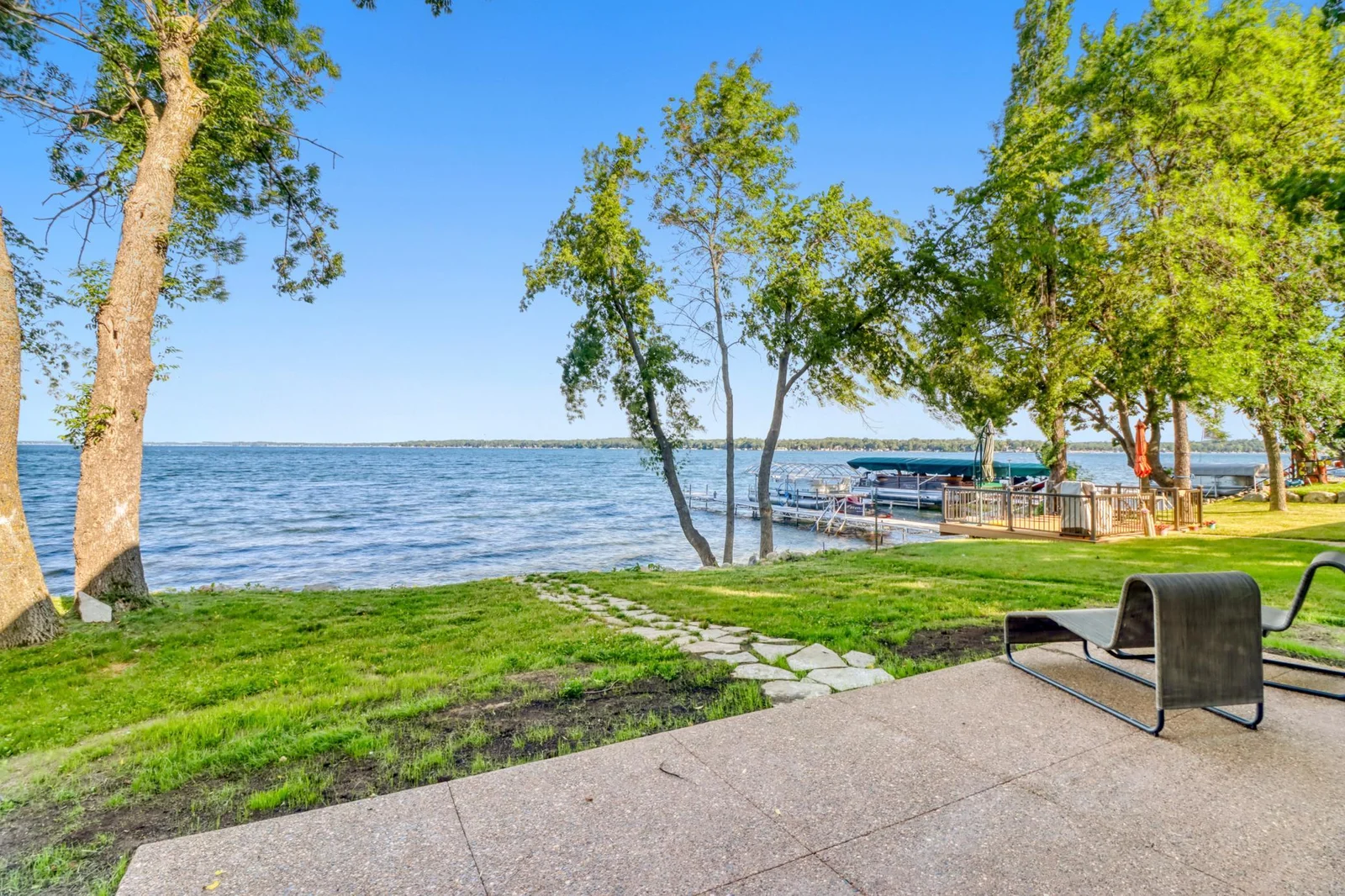 Exterior_Patio1_1.JPG