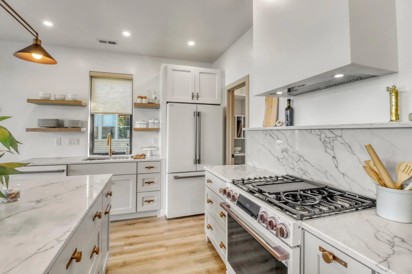 Kitchen1_6.JPG