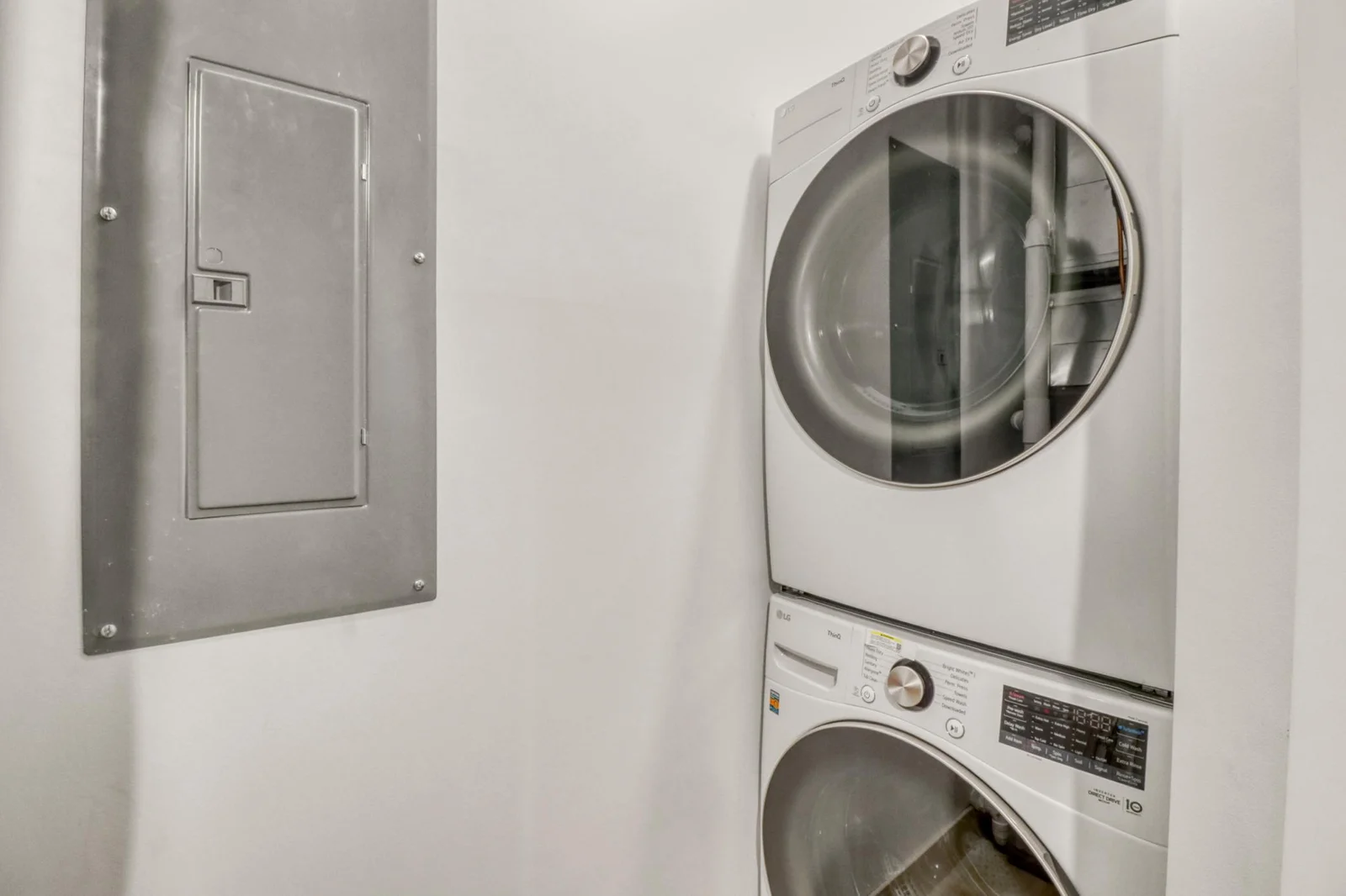 Laundry1_1.JPG