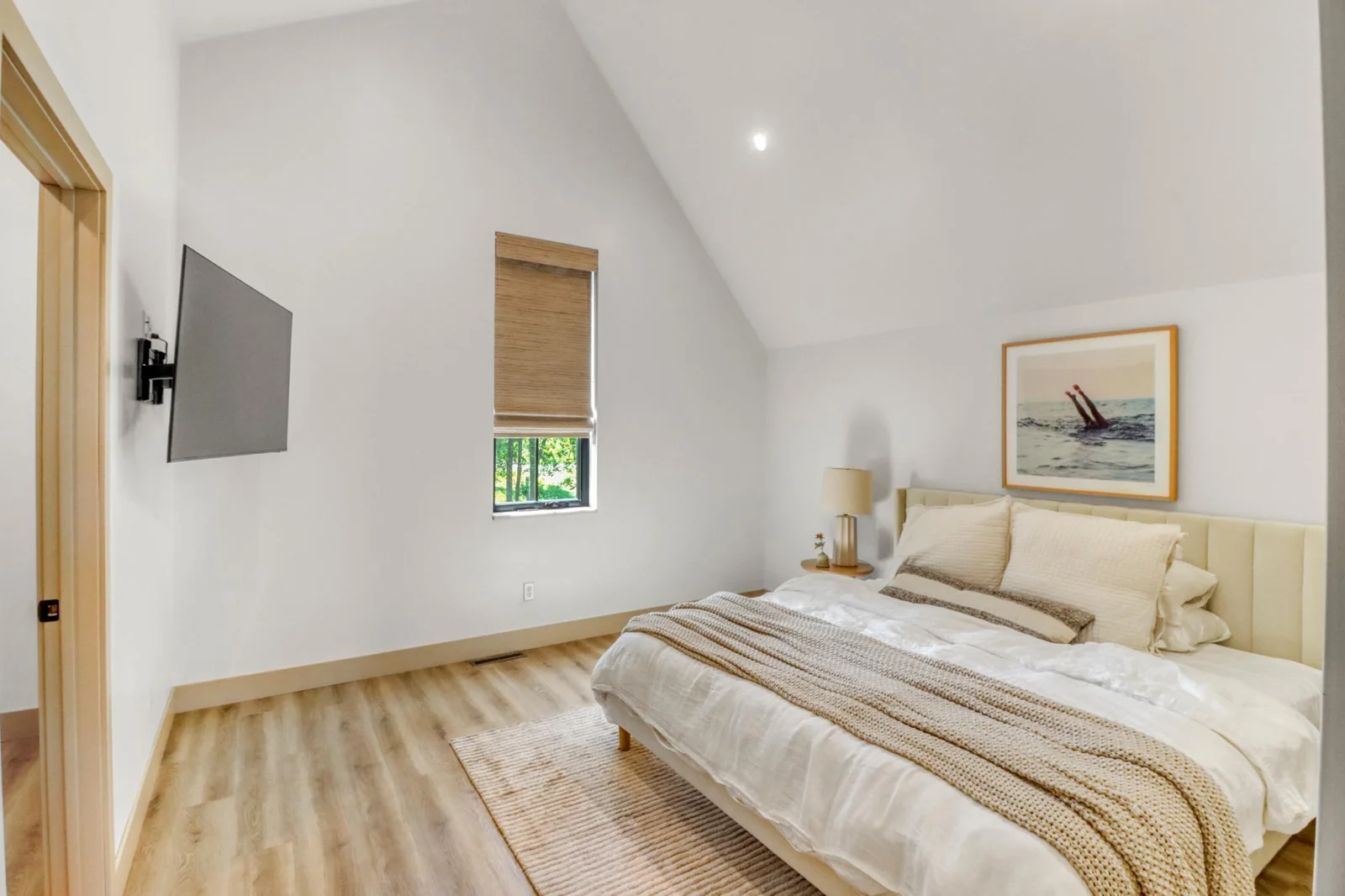 Upstairs Bedroom1_0.JPG