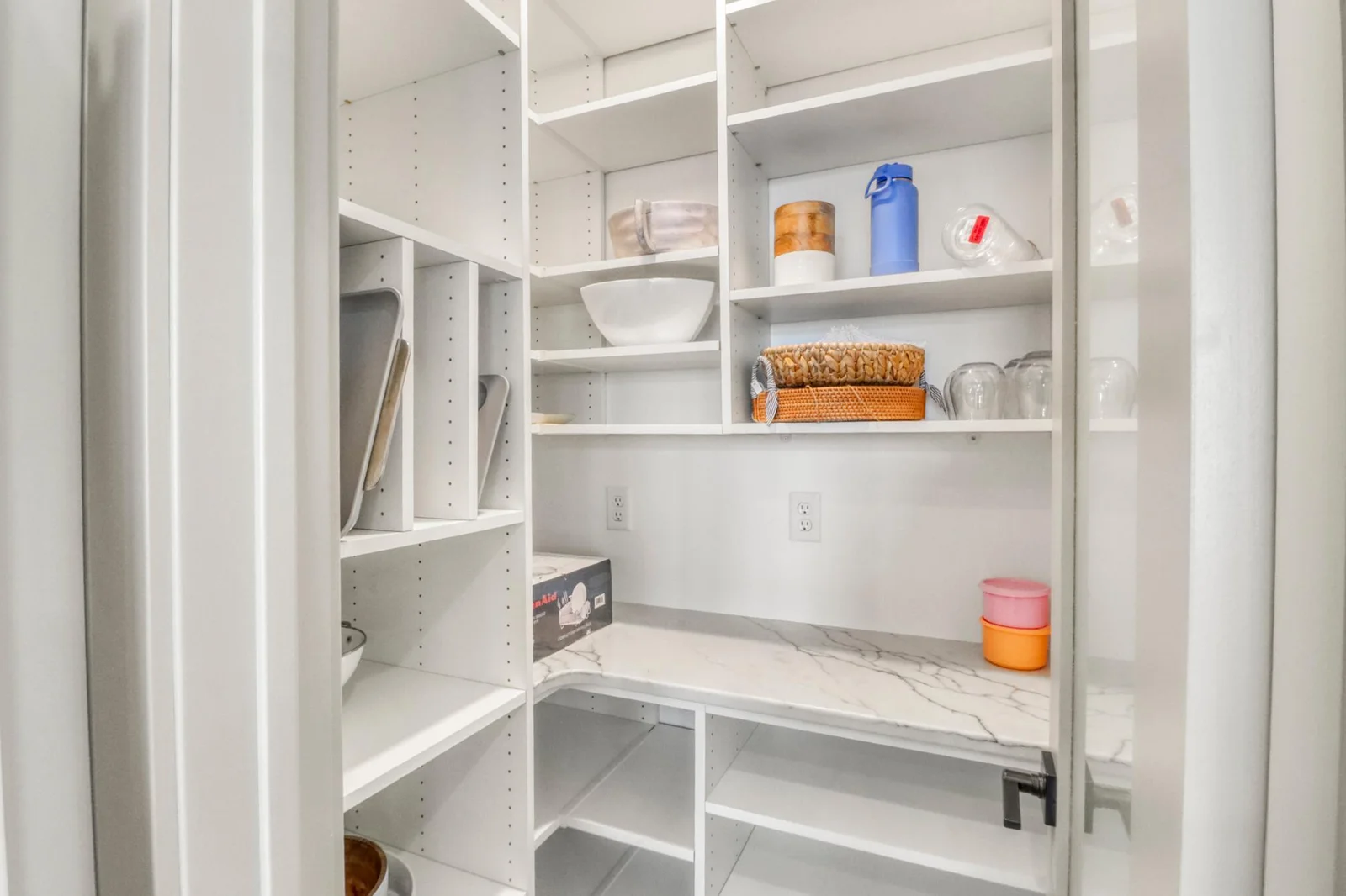 Kitchen_Pantry1_1.JPG