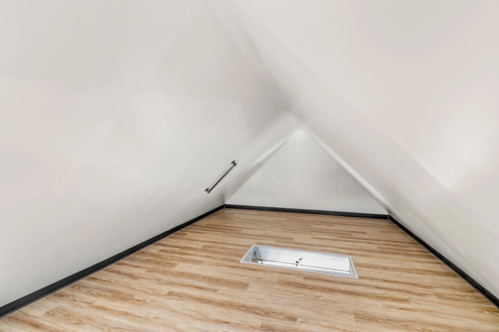 Garage_loft1_2.JPG
