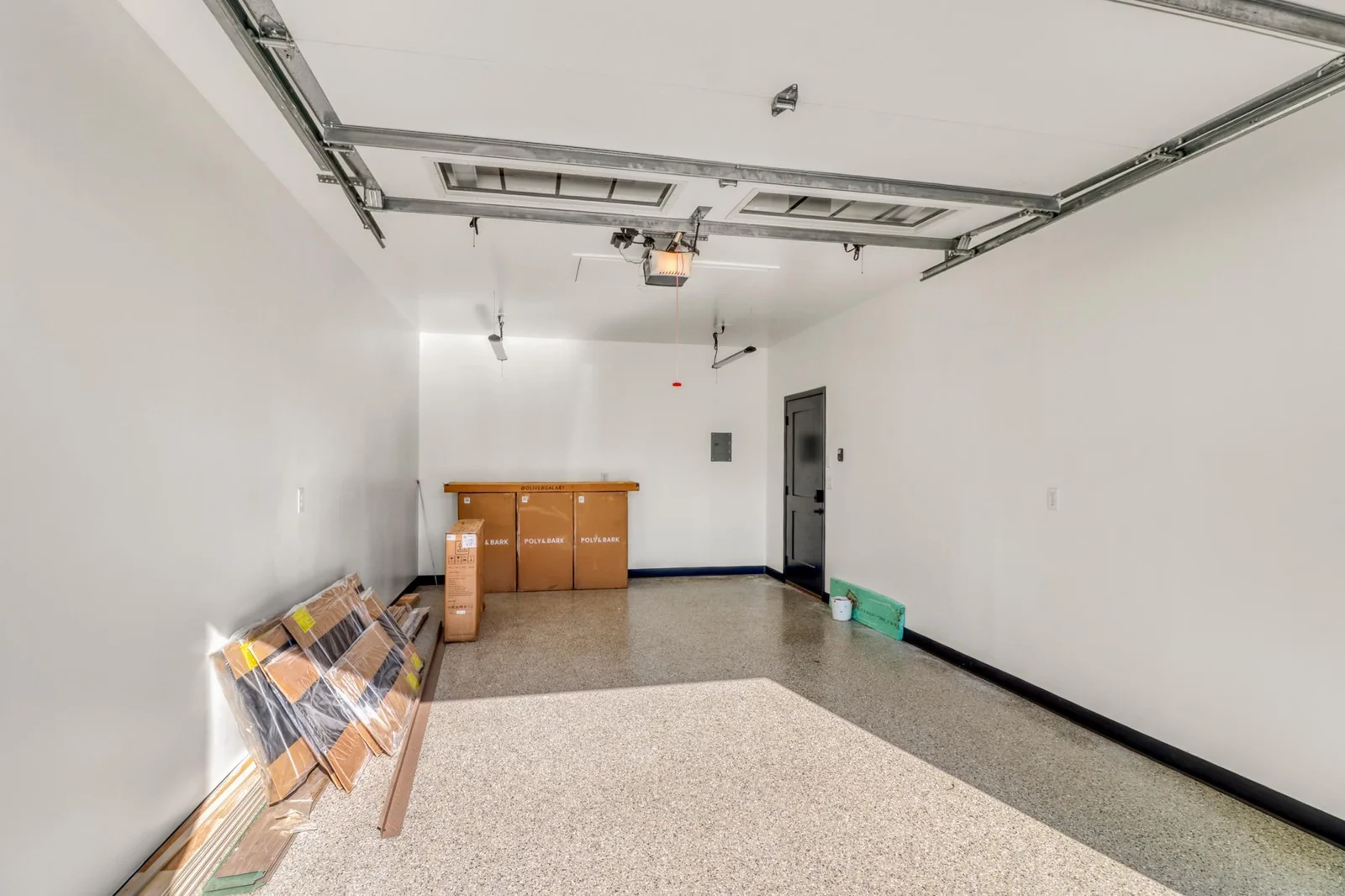 Garage1_2.JPG