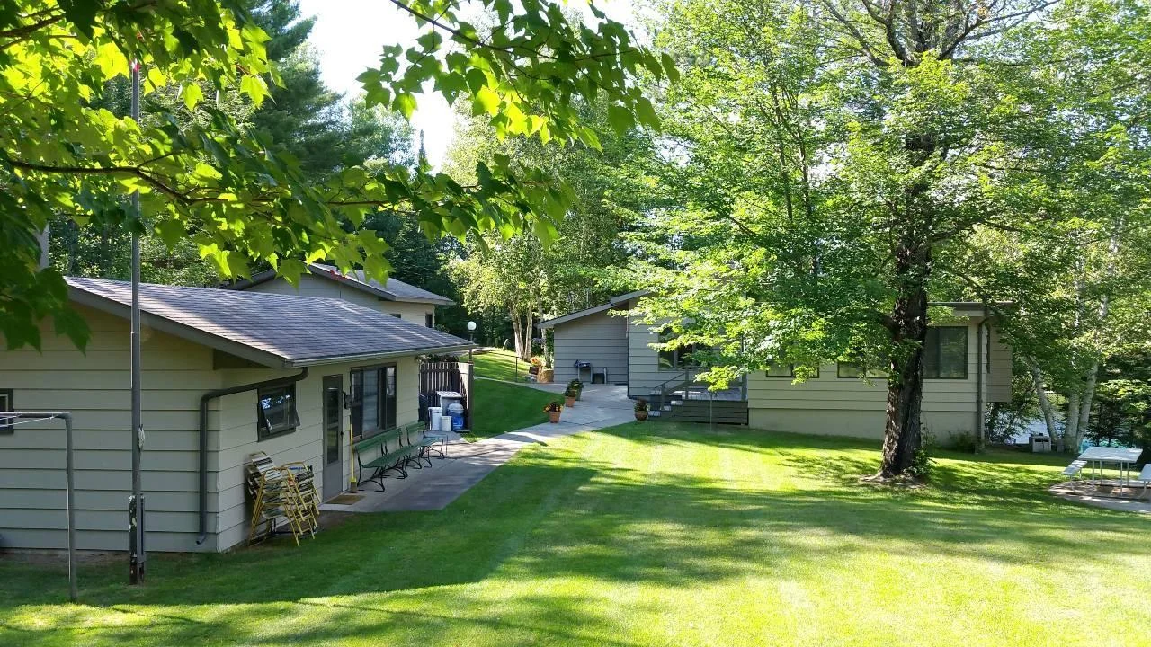 Thumbnail photo 29