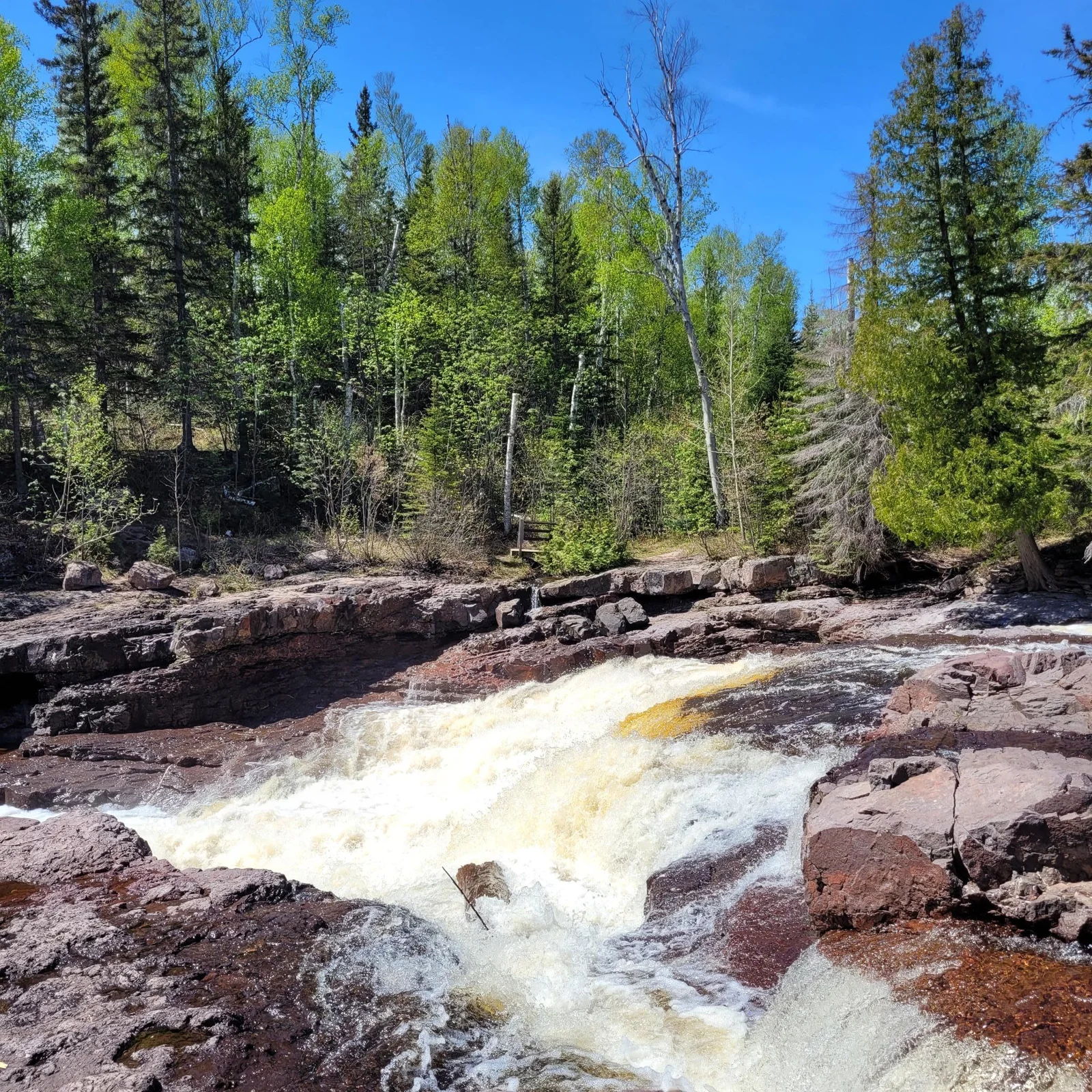 Enjoy stunning hikes and waterfalls  less than 10 minutes from the condo