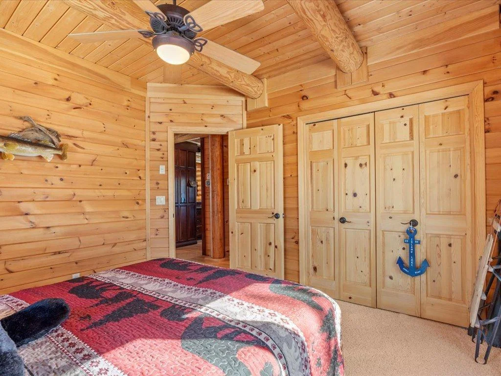 1st bedroom, 2nd view.