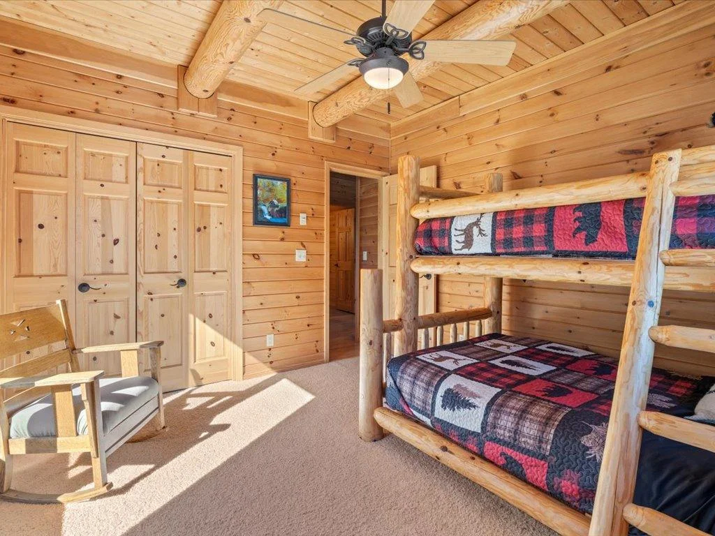 2nd bedroom, 2nd view.
