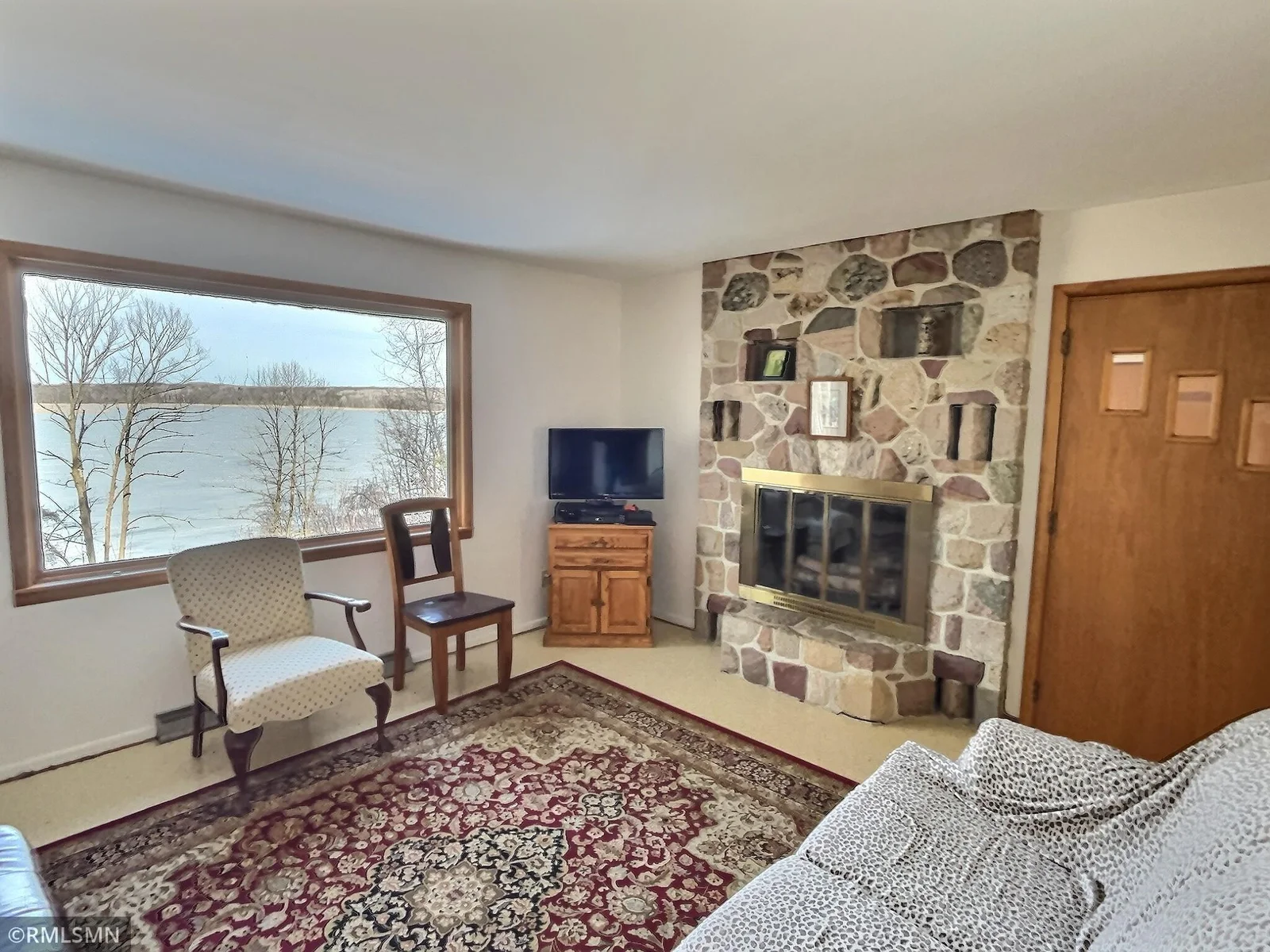 You can enjoy your days taking in the views of the lake from your living room while enjoying the fireplace on a chilly day.