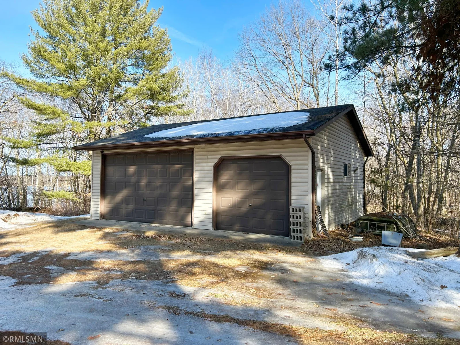 This newer great storage garage is approximately 24' x 30' and has a concrete floor for easy storage and parking.