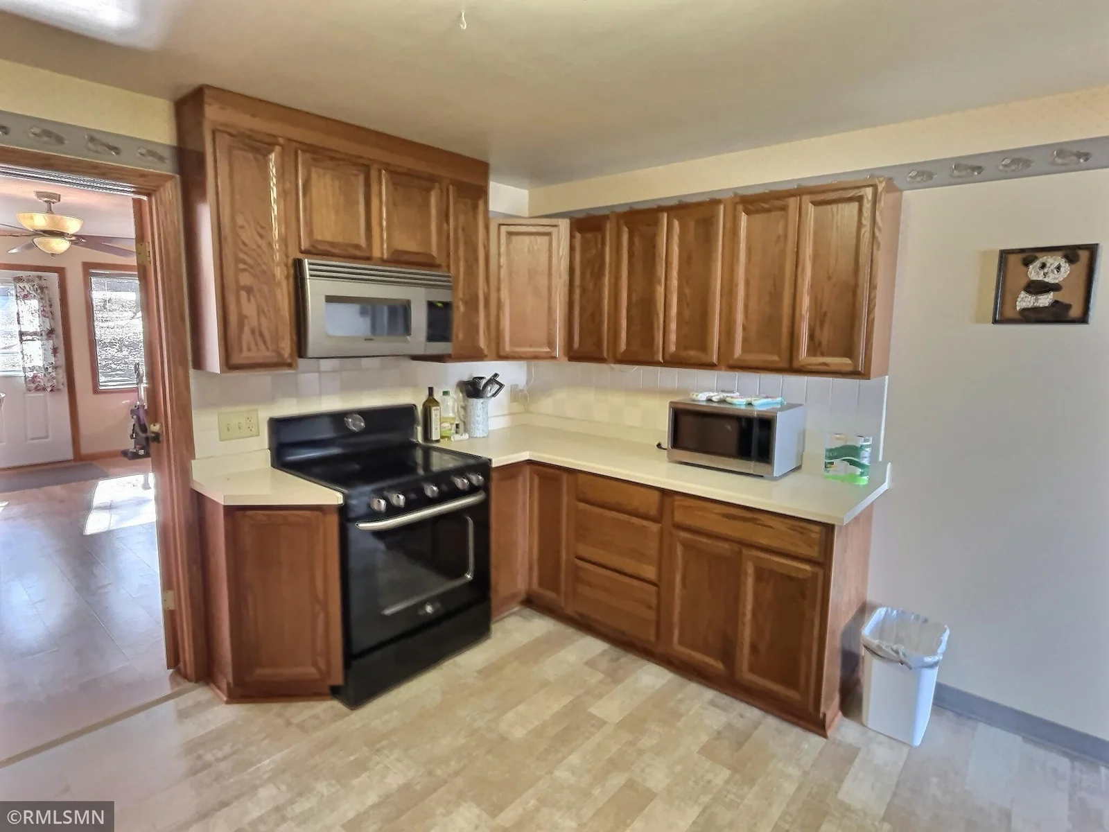 Welcome to your kitchen with ample counter space and newer appliances.