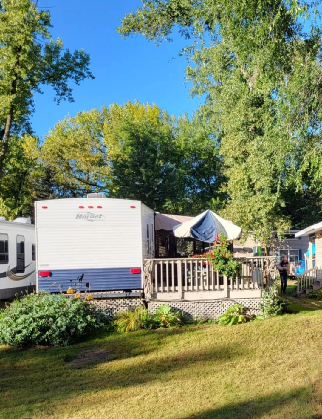 Your opportunity of direct access to the Chain of Lakes Awaits!