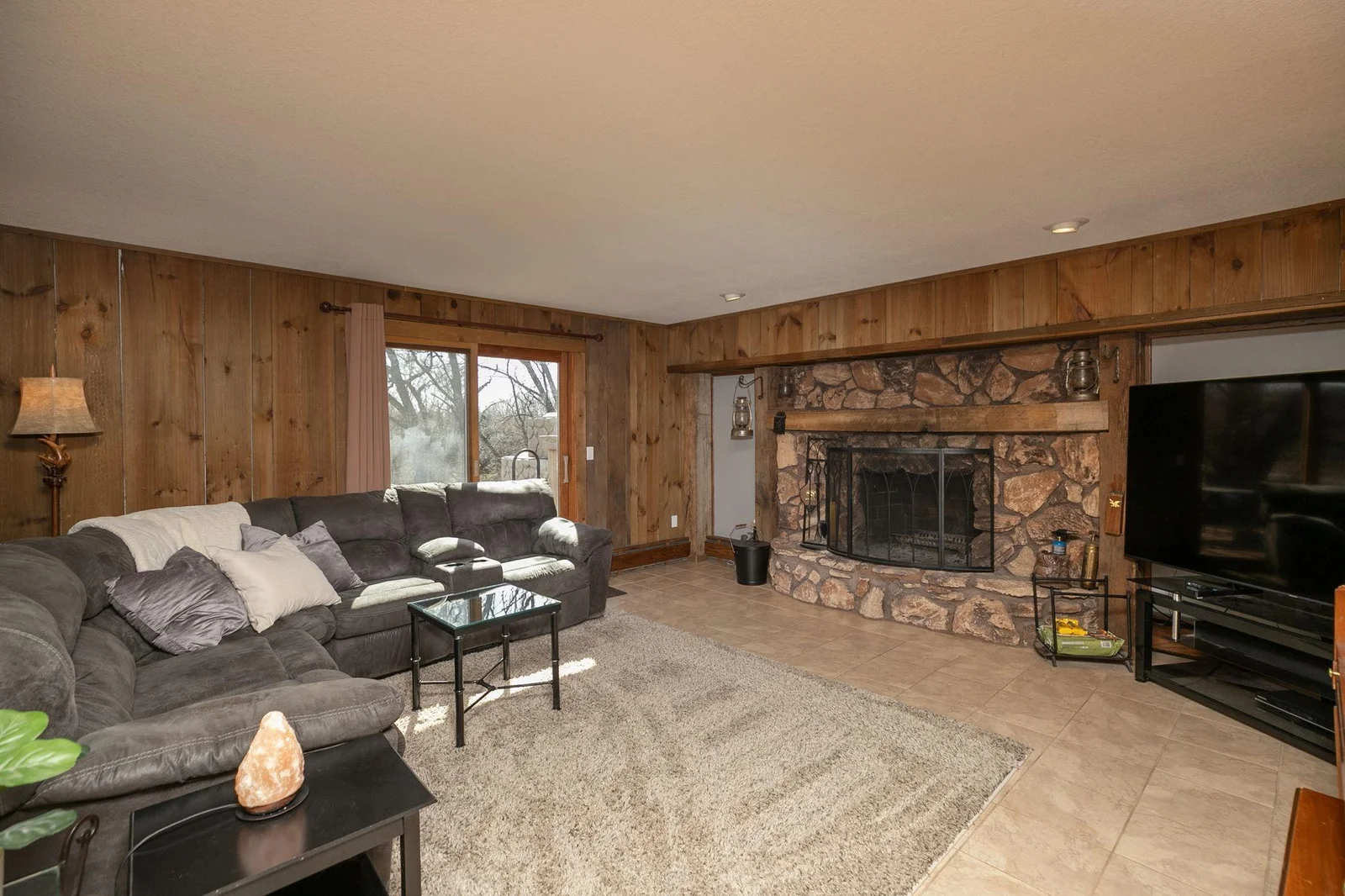 30-web-or-mls-30-Family Room.jpg