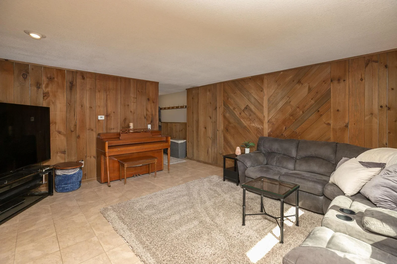 32-web-or-mls-32-Family Room.jpg