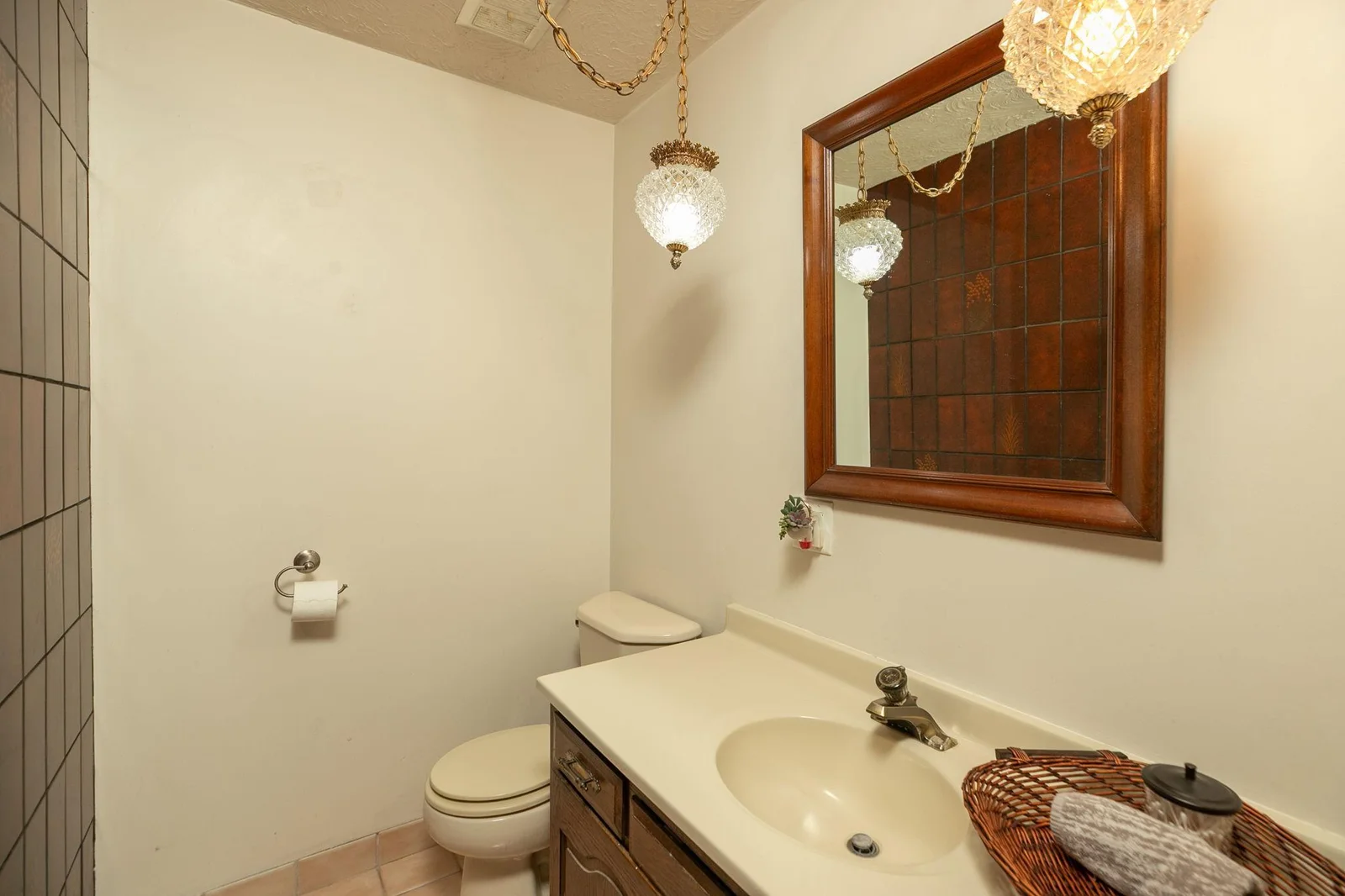 22-web-or-mls-22-Bathroom.jpg