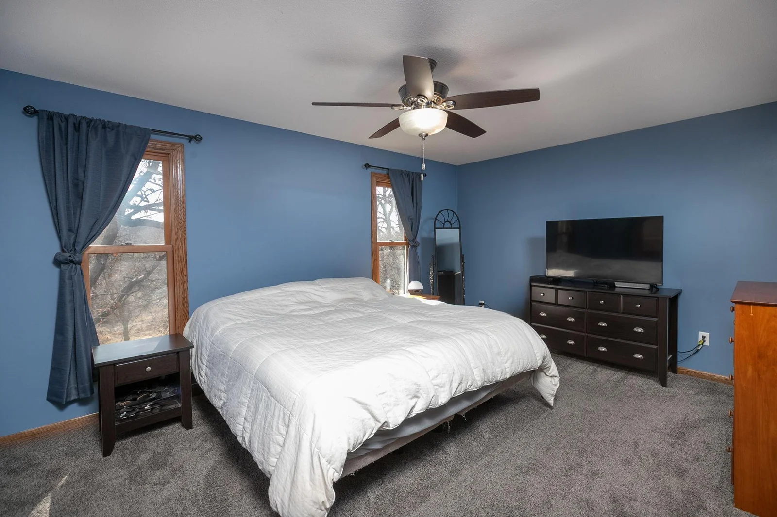 19-web-or-mls-19-Primary Bedroom.jpg