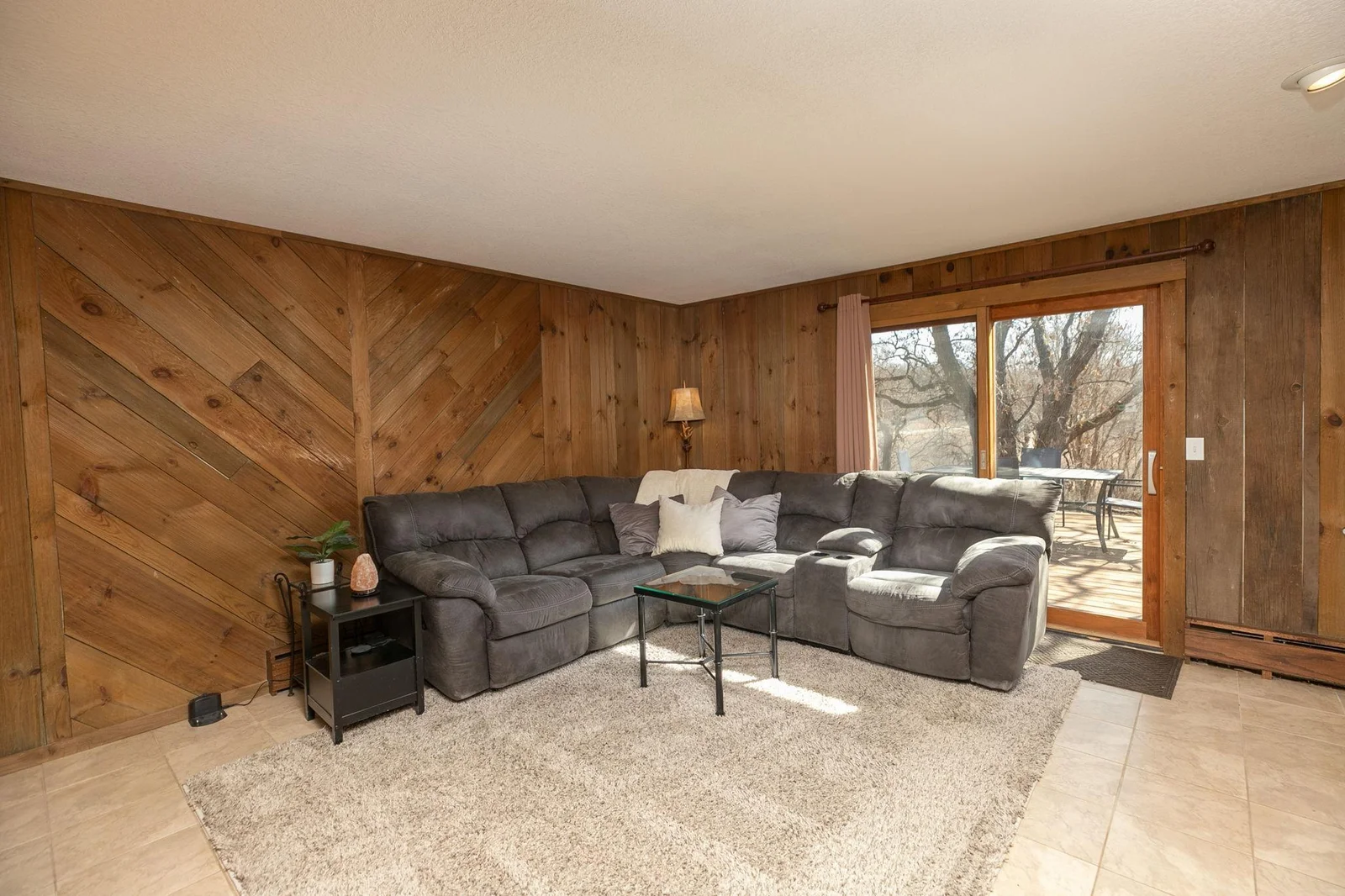 31-web-or-mls-31-Family Room.jpg