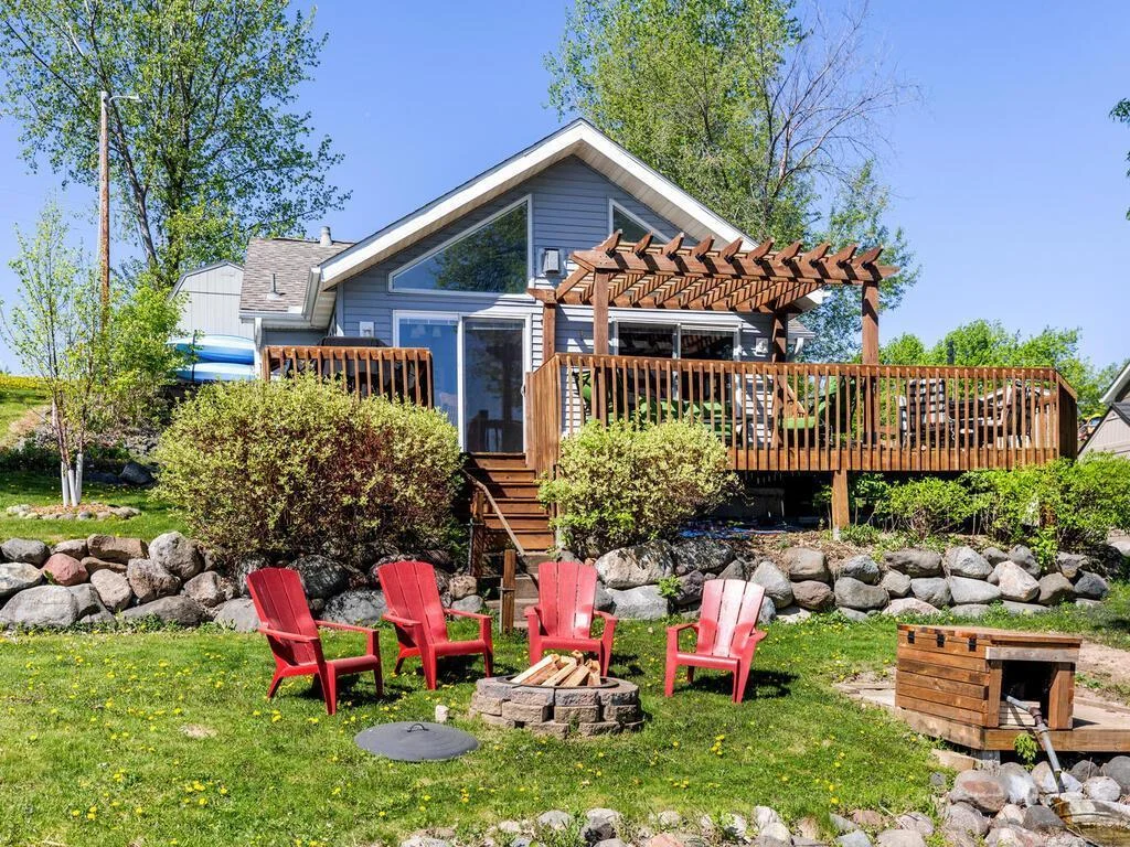 You Can't Ask For A More Charming Minnesota Lakefront Property