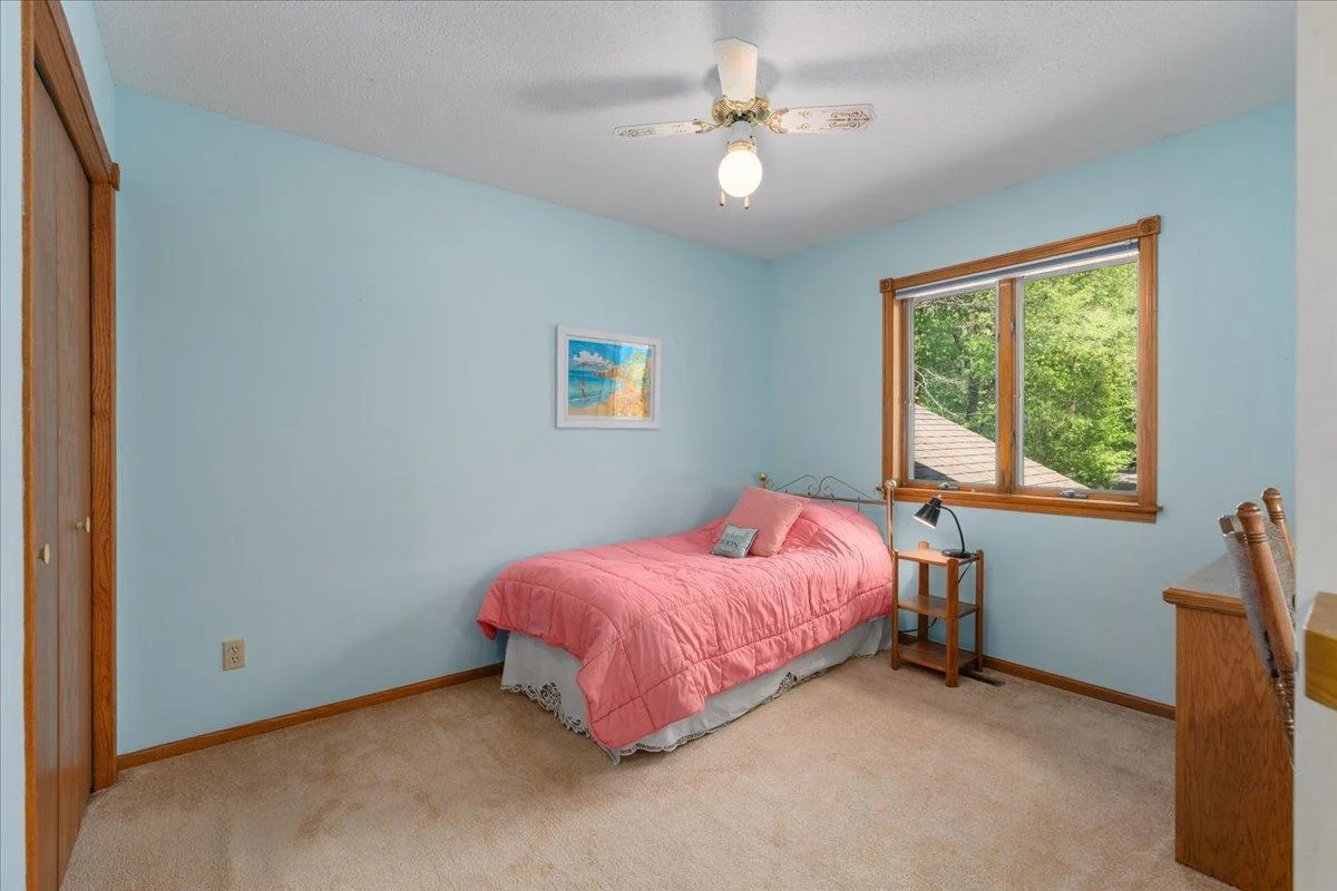 Upper level twin bedroom