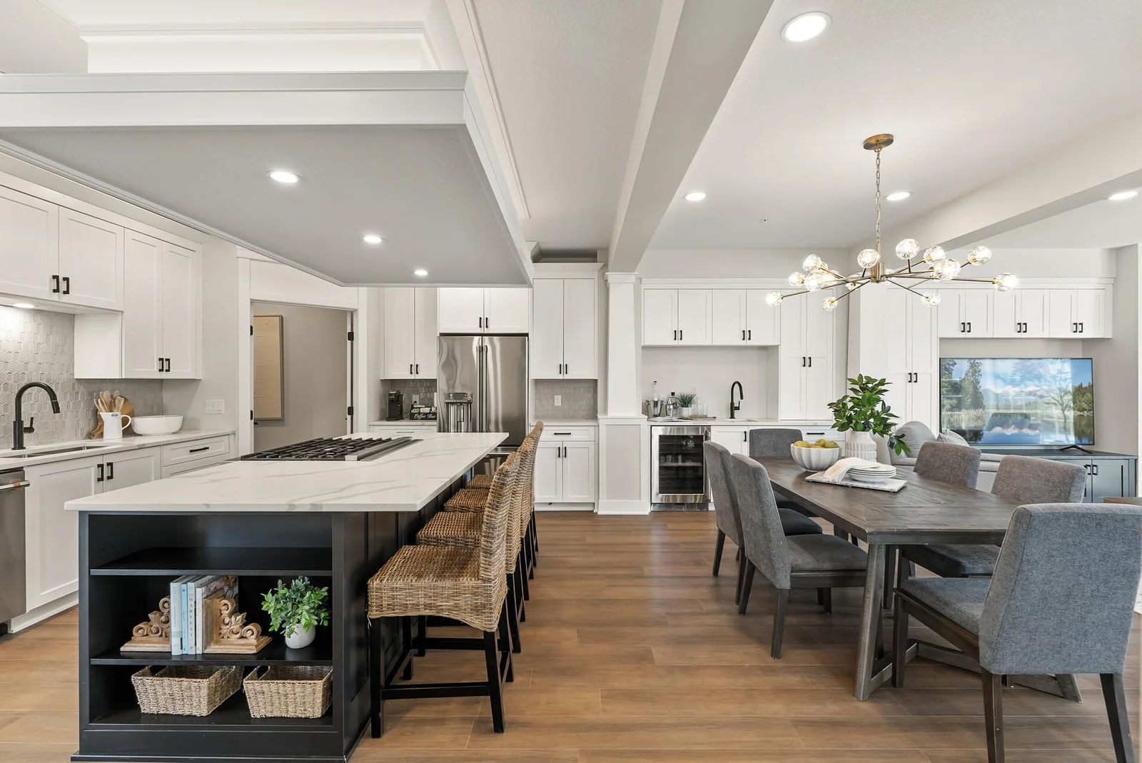 Kitchen 2 - Countertop Seating