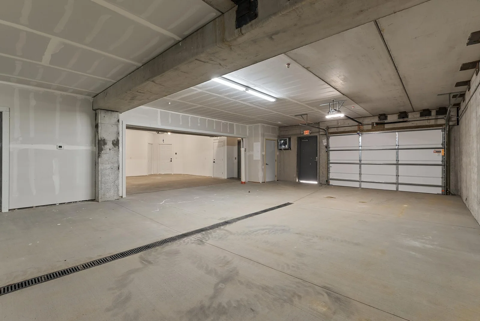Access to 2 car garage