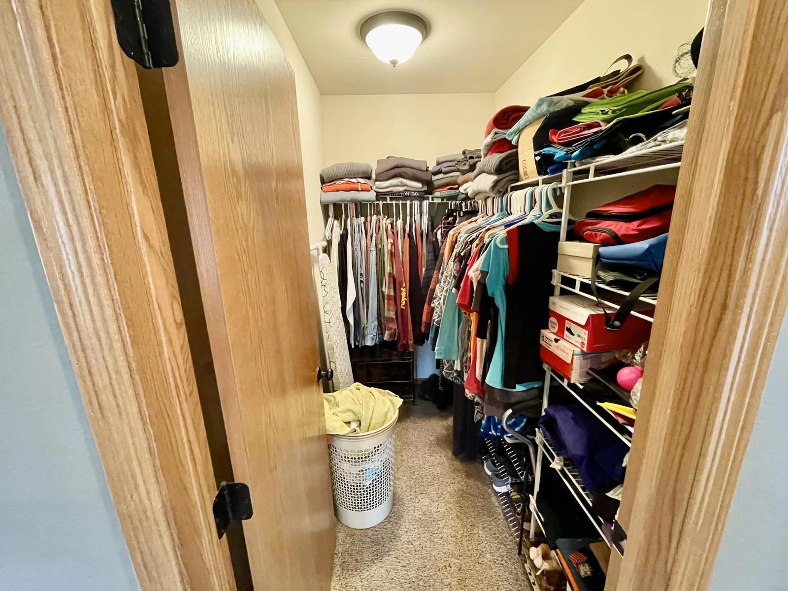 WALKIN CLOSET
