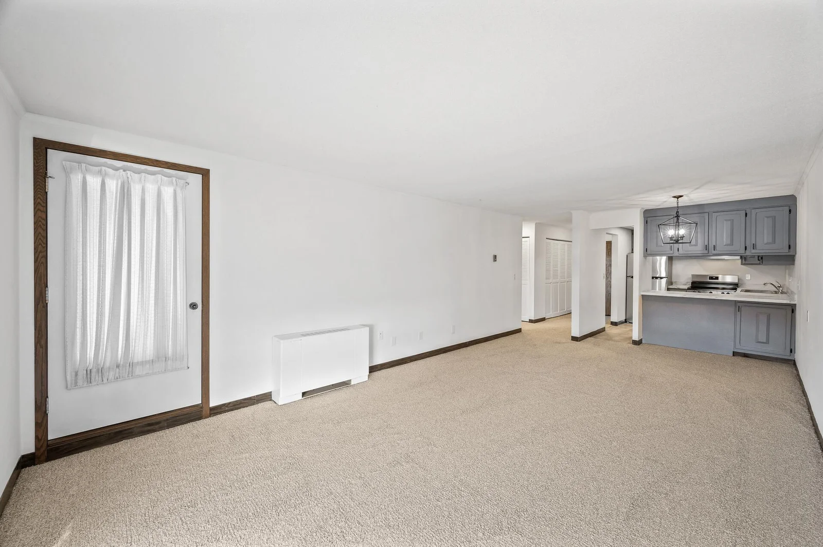 Livingroom/Dining/Kitchen