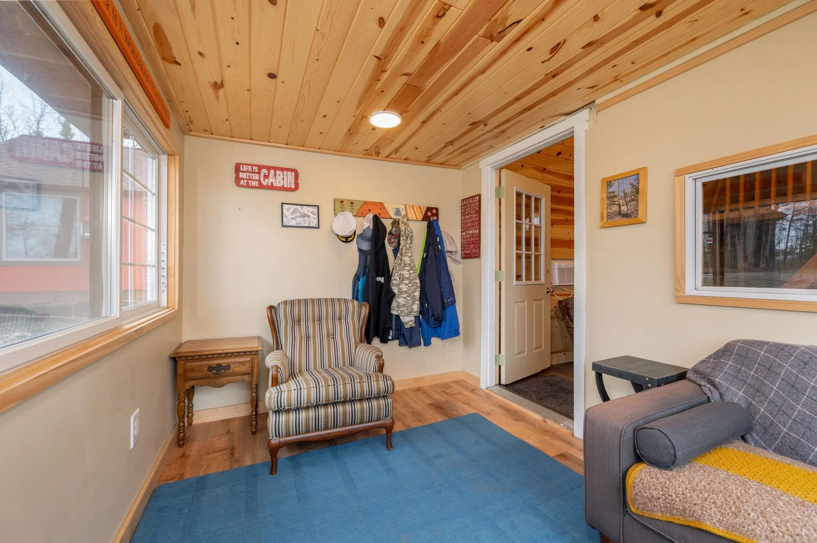 Main cabin entry