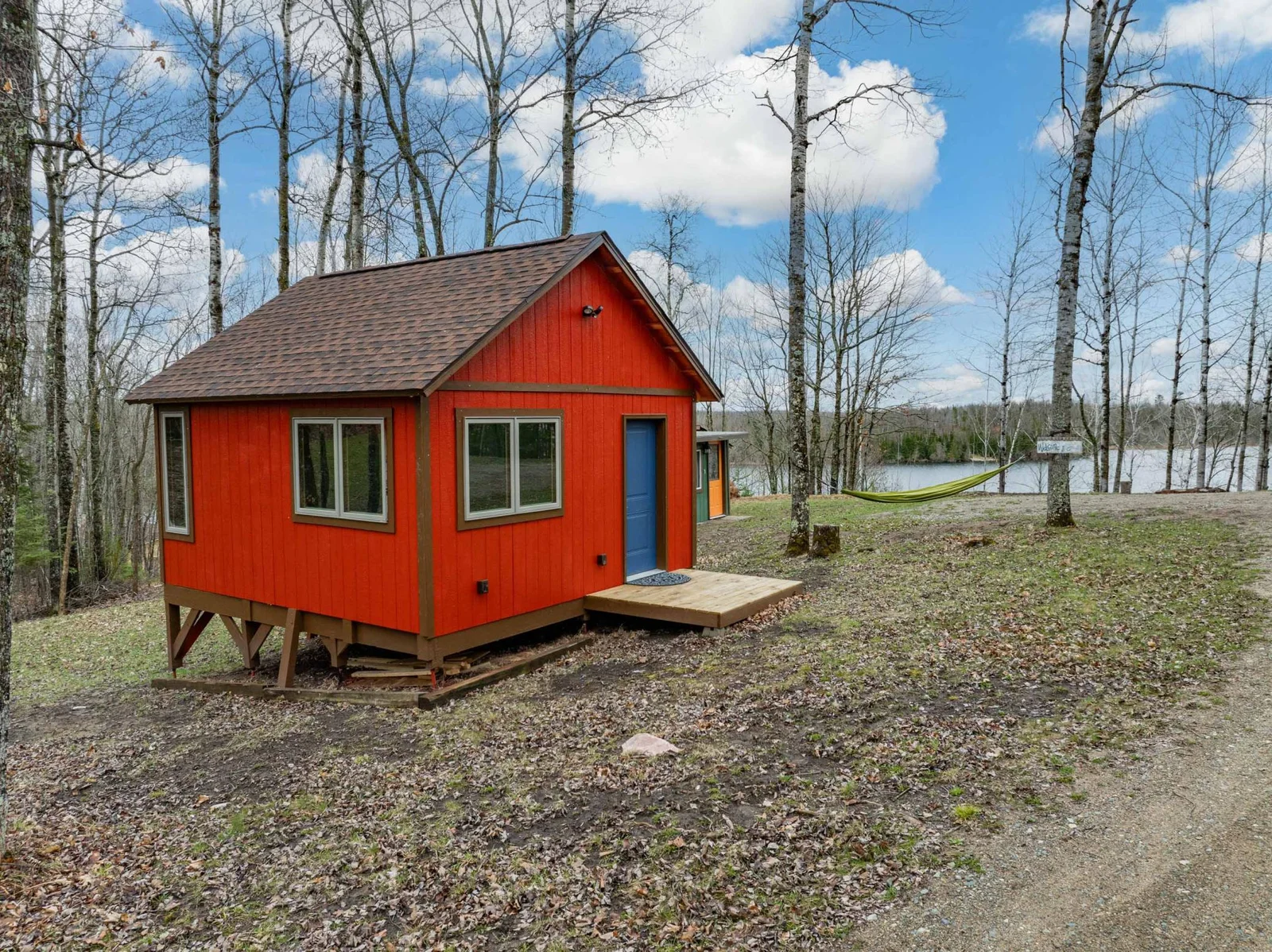 Guest/Red Cabin built in 2024
