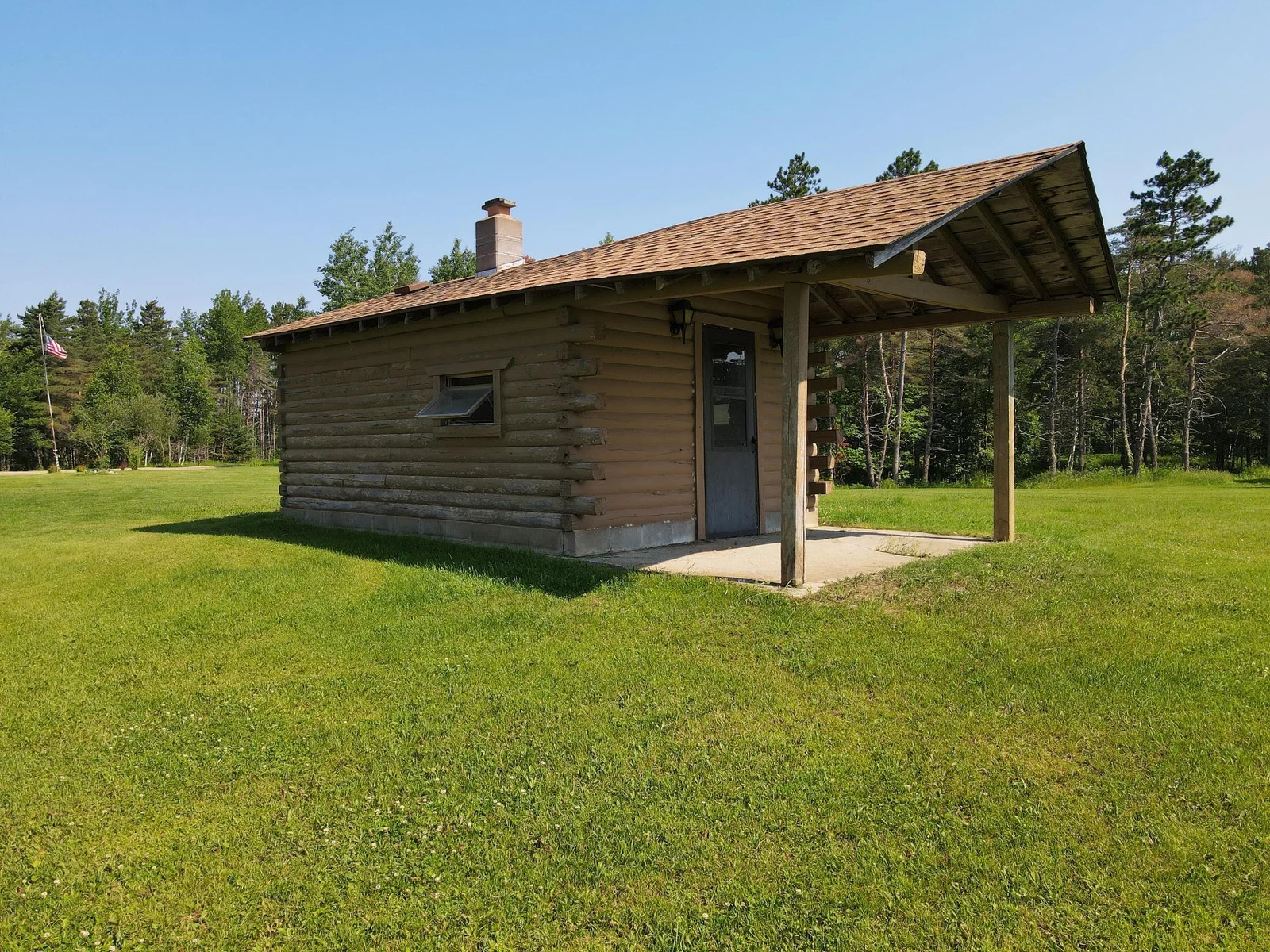 BUNK HOUSE WITH ELECTRICITY