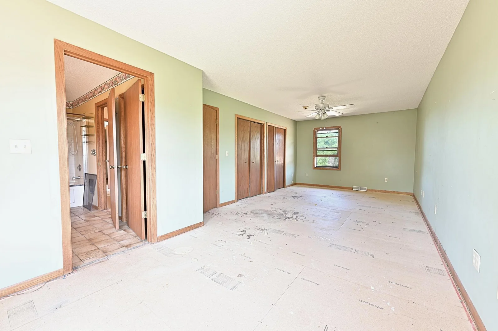 PRIMARY BEDROOM UPPER