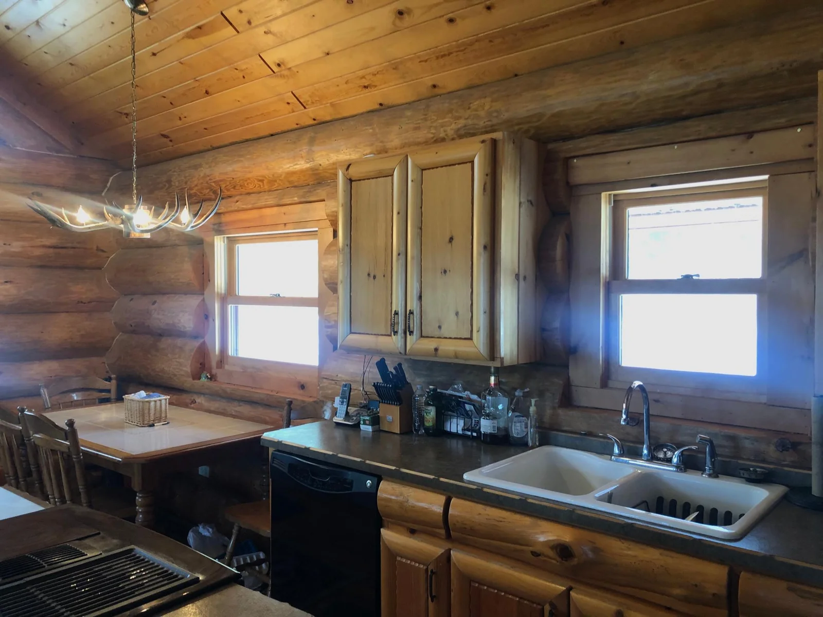 Kitchen2.jpg