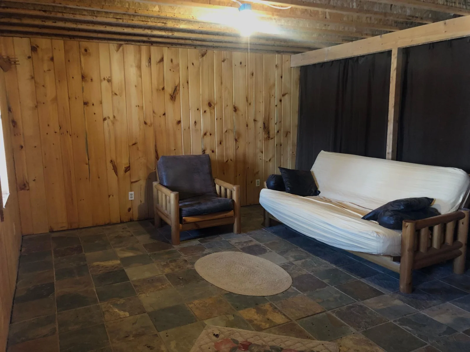 FamilyRoom1.jpg