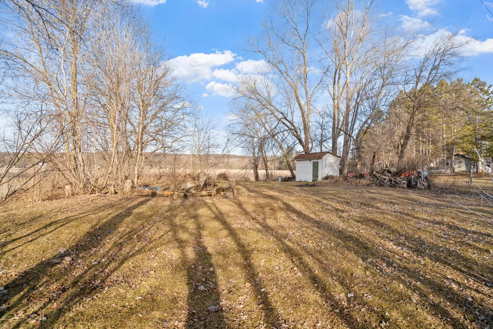2-web-or-mls-19555 Erie Dr-2.jpg