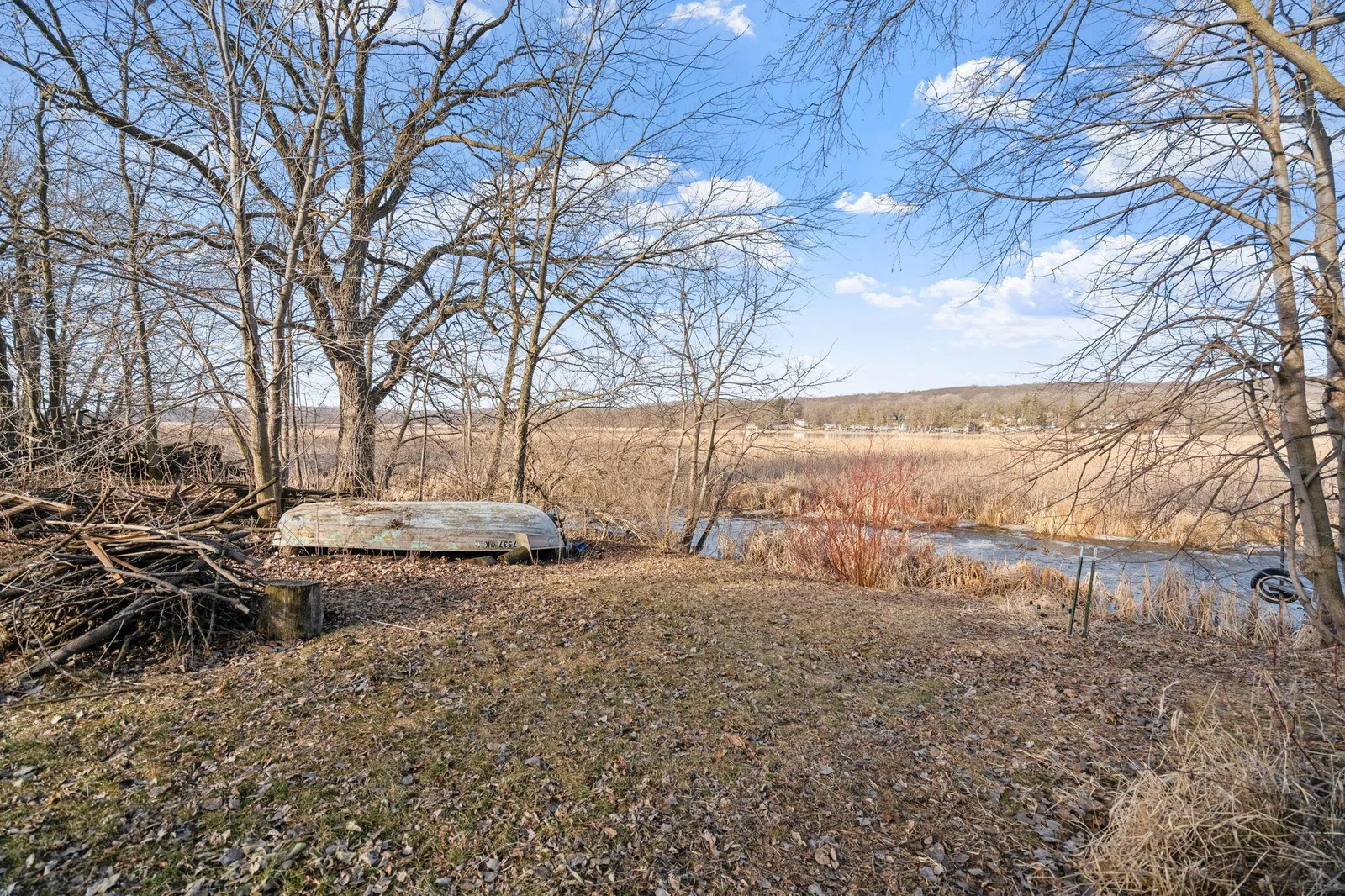 4-web-or-mls-19555 Erie Dr-4.jpg