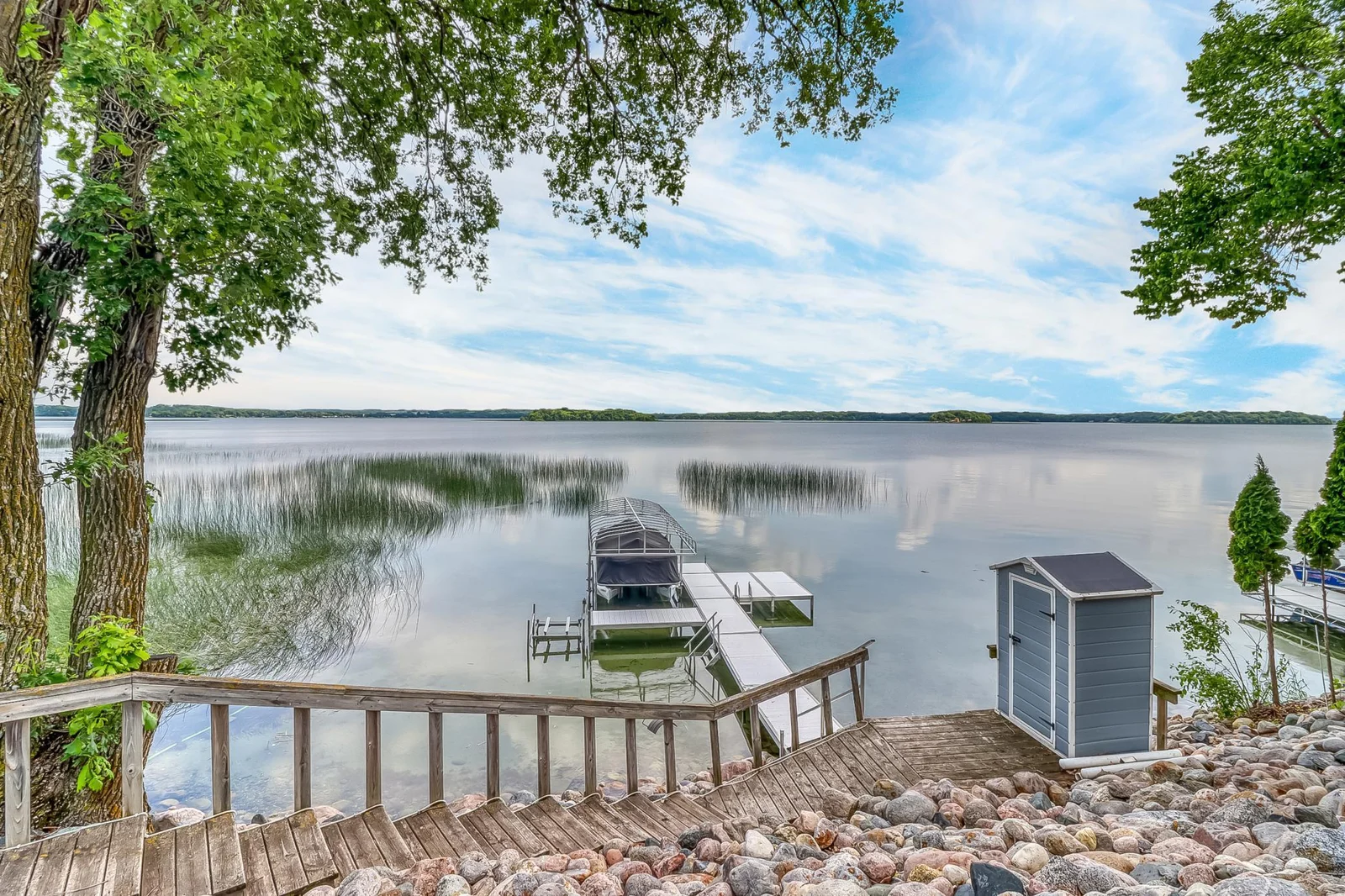 Lake1_1.jpg