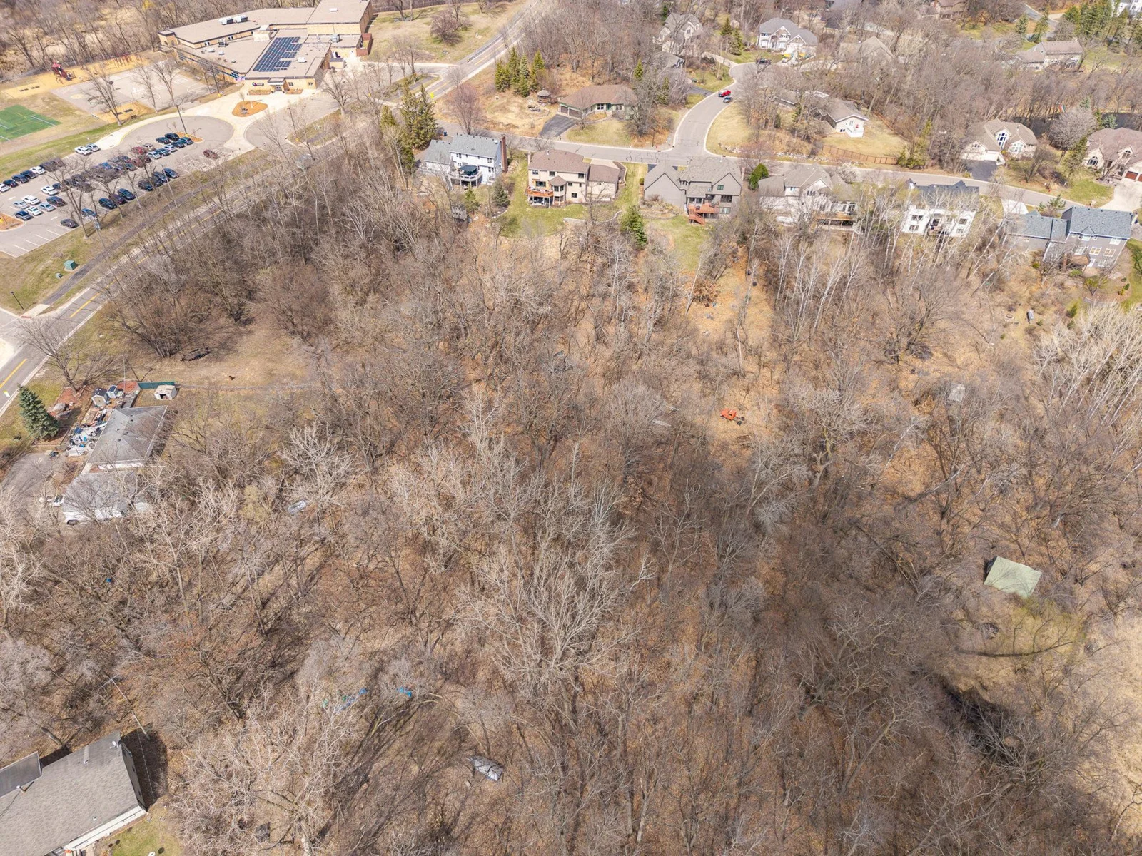 Neighborhood picture showing the elementary school and neighborhood nearby