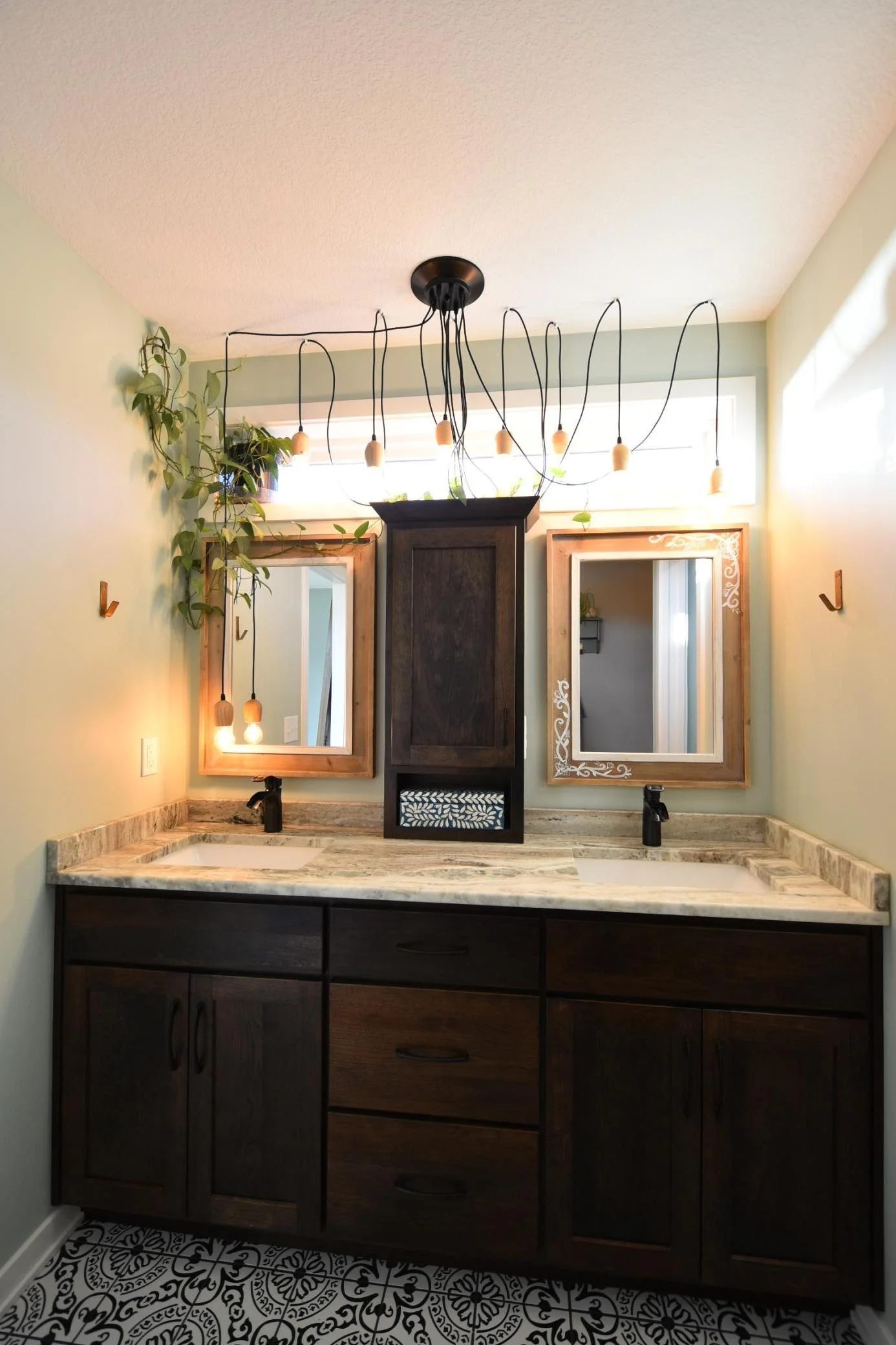 Dual Vanity