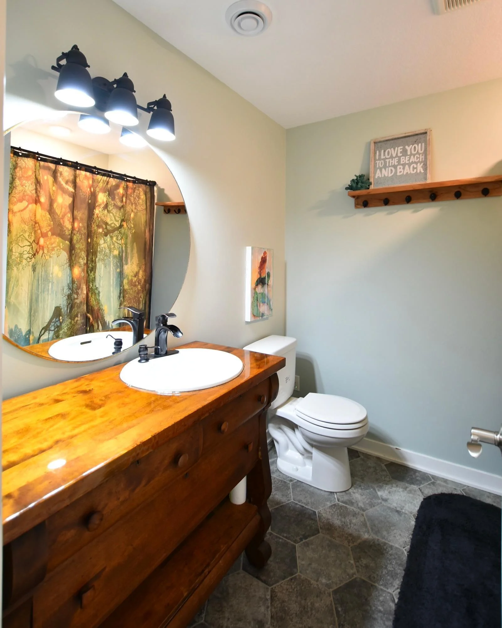 Basement bathroom(full)