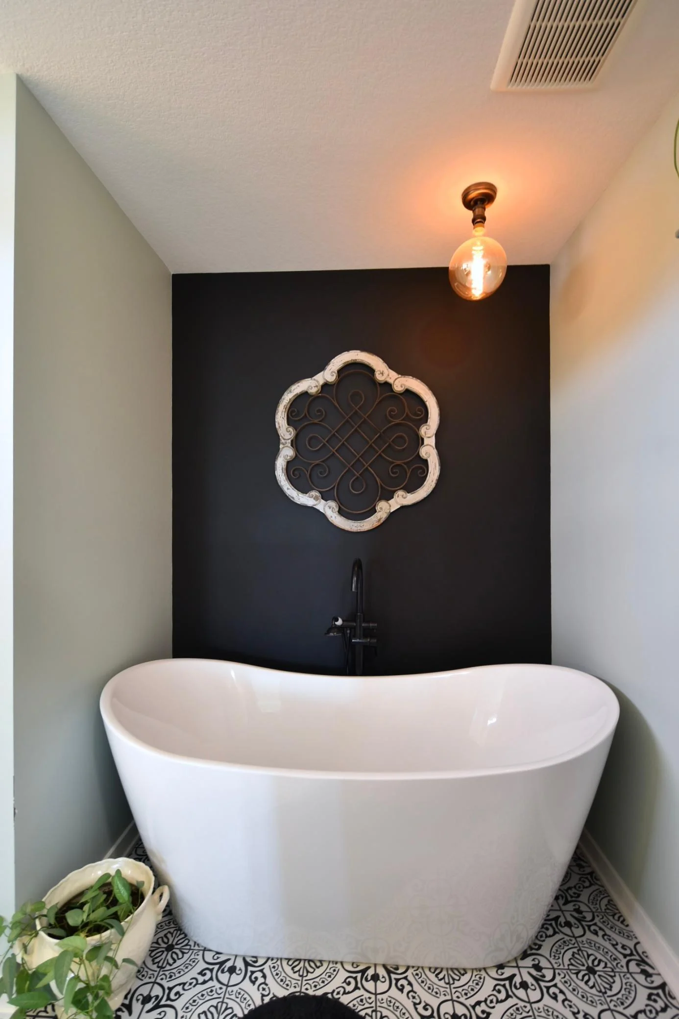 soaker tub