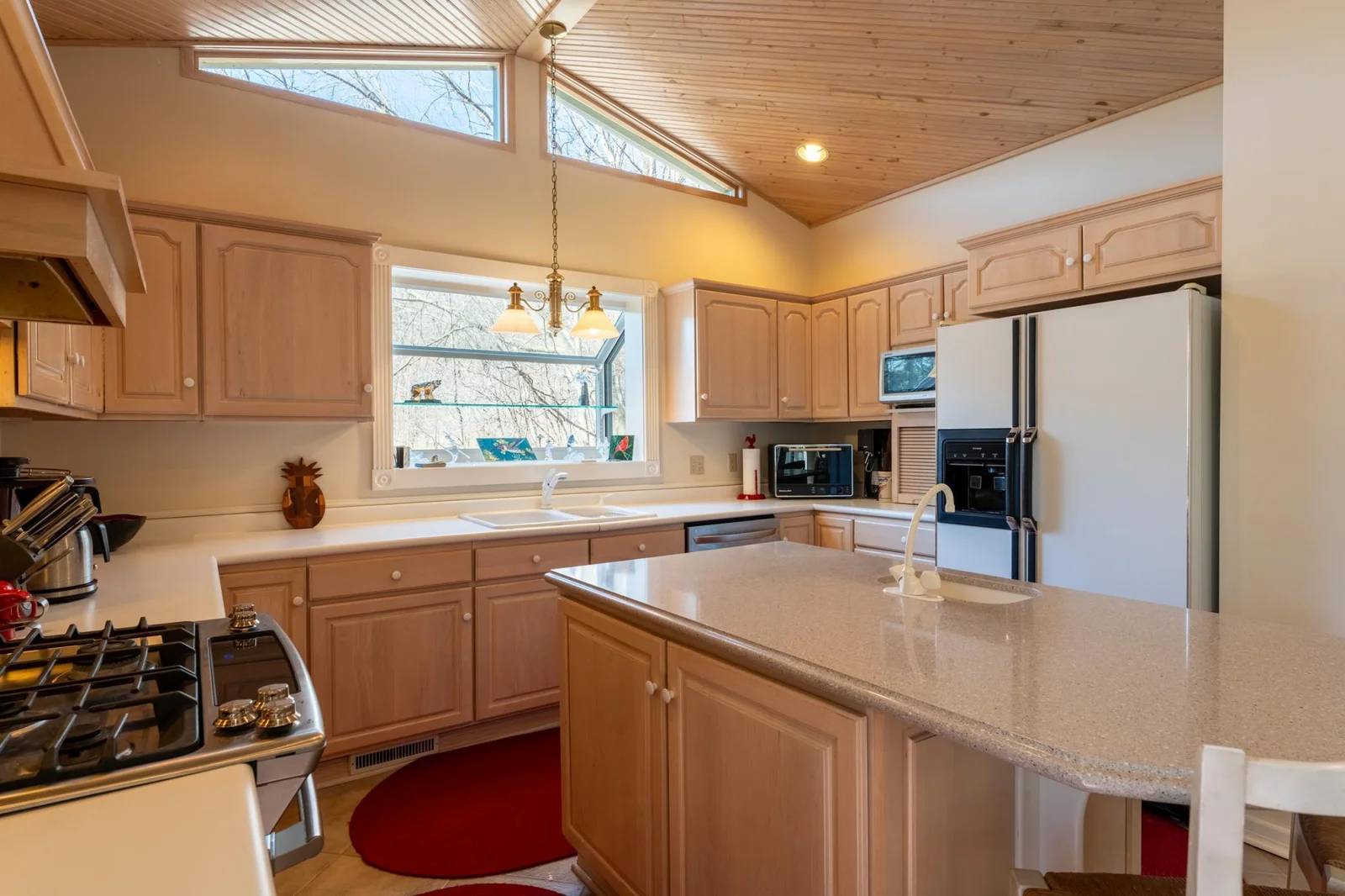 Kitchen with Breakfast Bar and Prep Sink