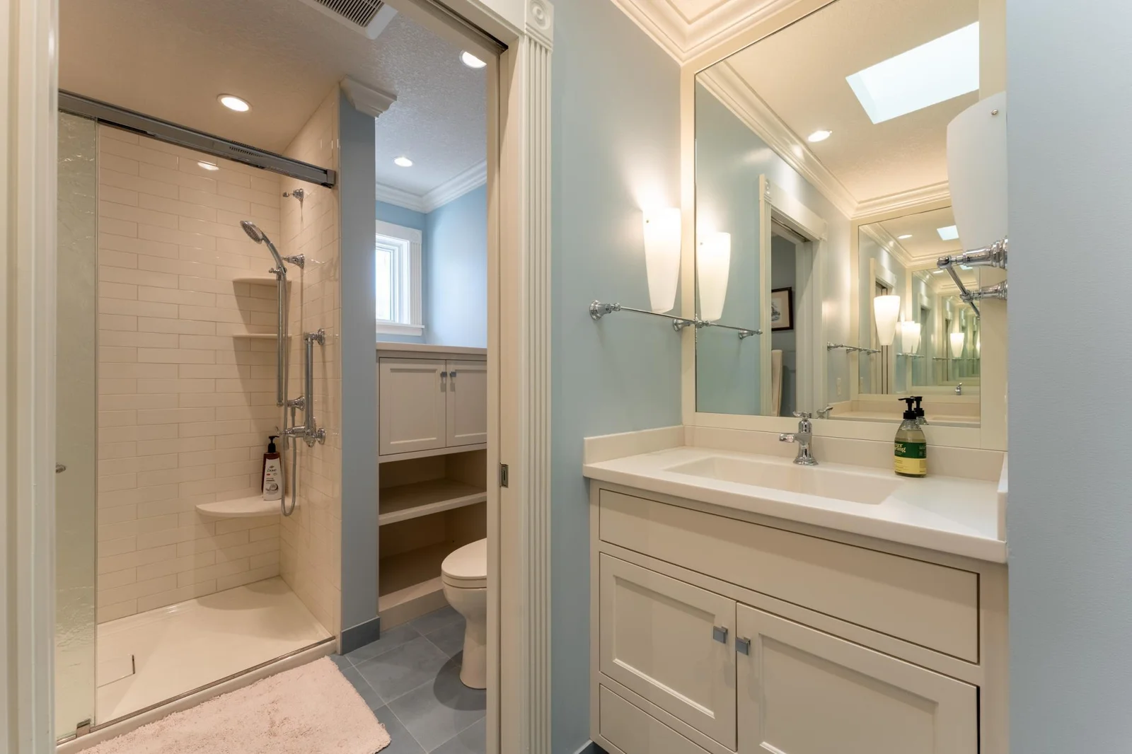 Upper Level Bath