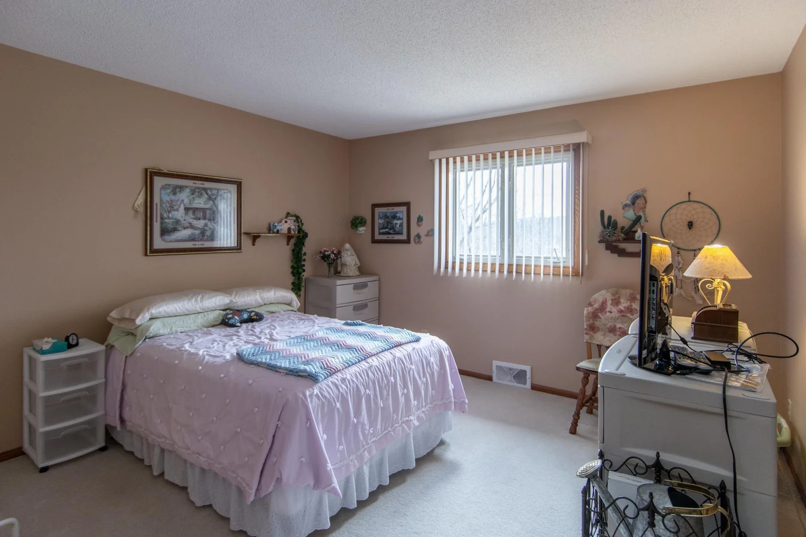 Bedroom 2 (Upstairs)